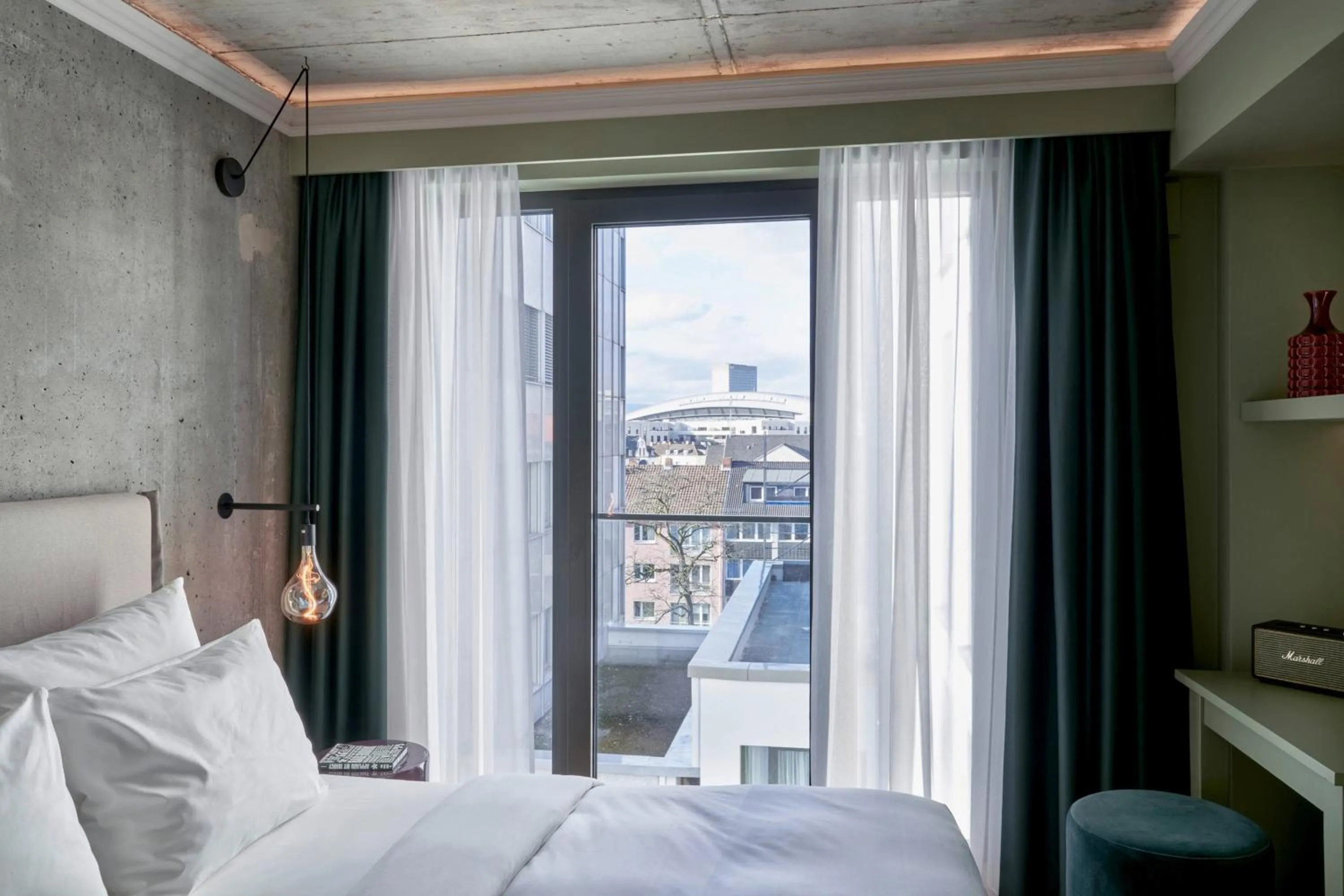 Photo of the whole room, Bed in Gekko House Frankfurt, a Tribute Portfolio Hotel