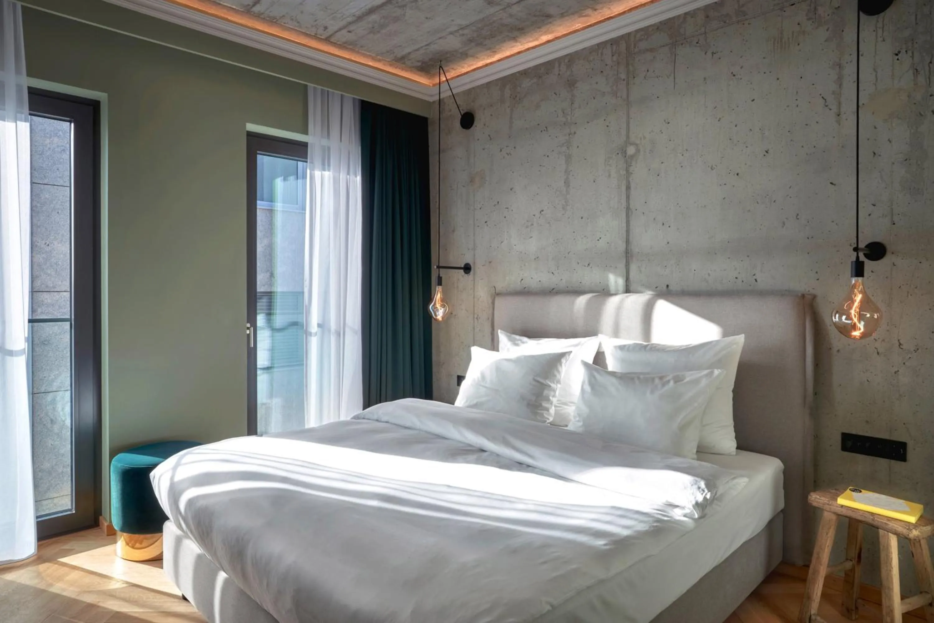 Photo of the whole room, Bed in Gekko House Frankfurt, a Tribute Portfolio Hotel