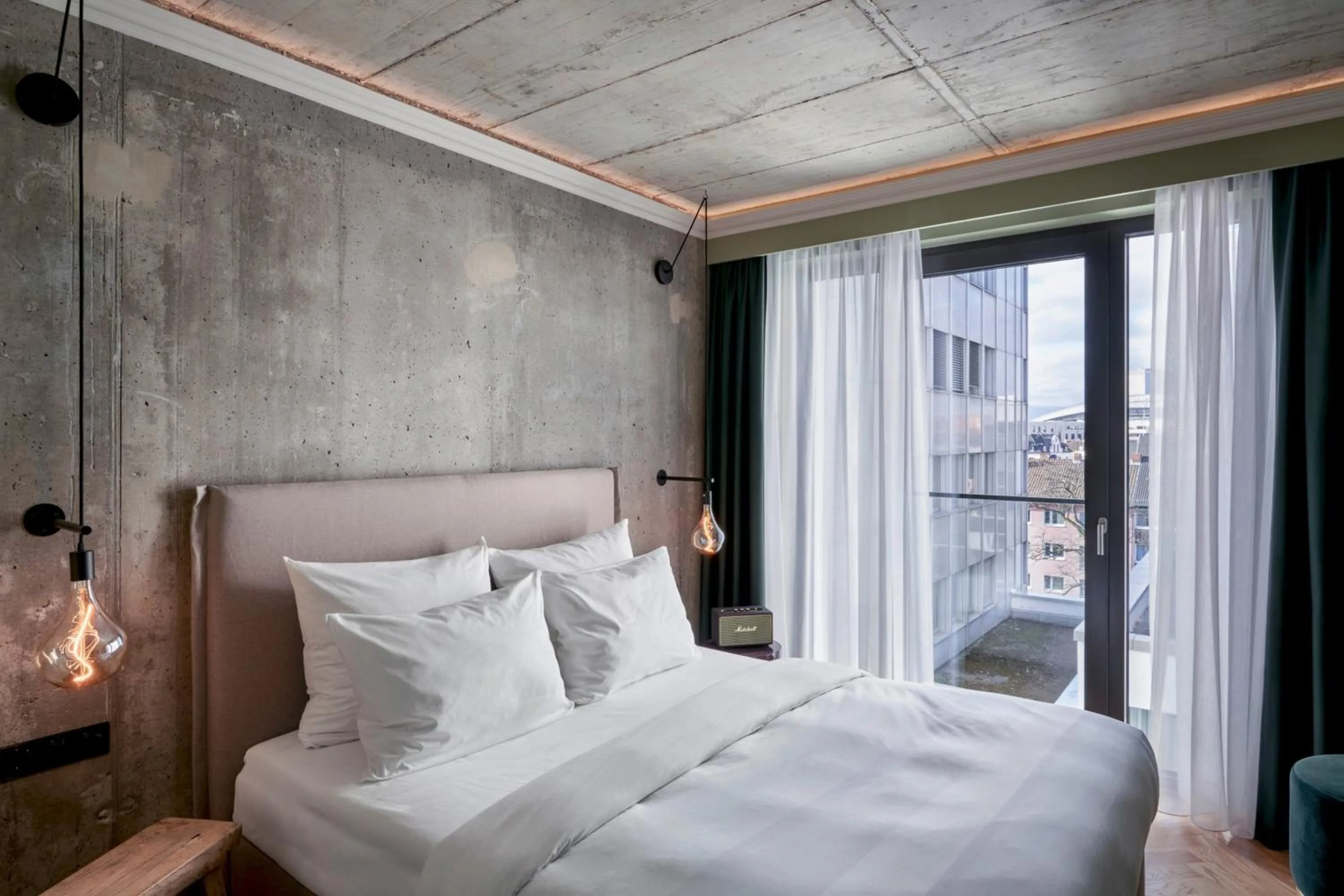 Photo of the whole room, Bed in Gekko House Frankfurt, a Tribute Portfolio Hotel