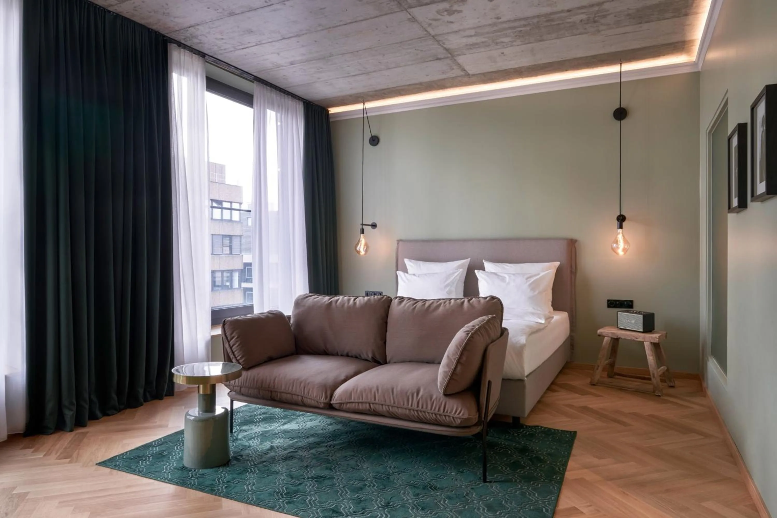 Photo of the whole room, Bed in Gekko House Frankfurt, a Tribute Portfolio Hotel