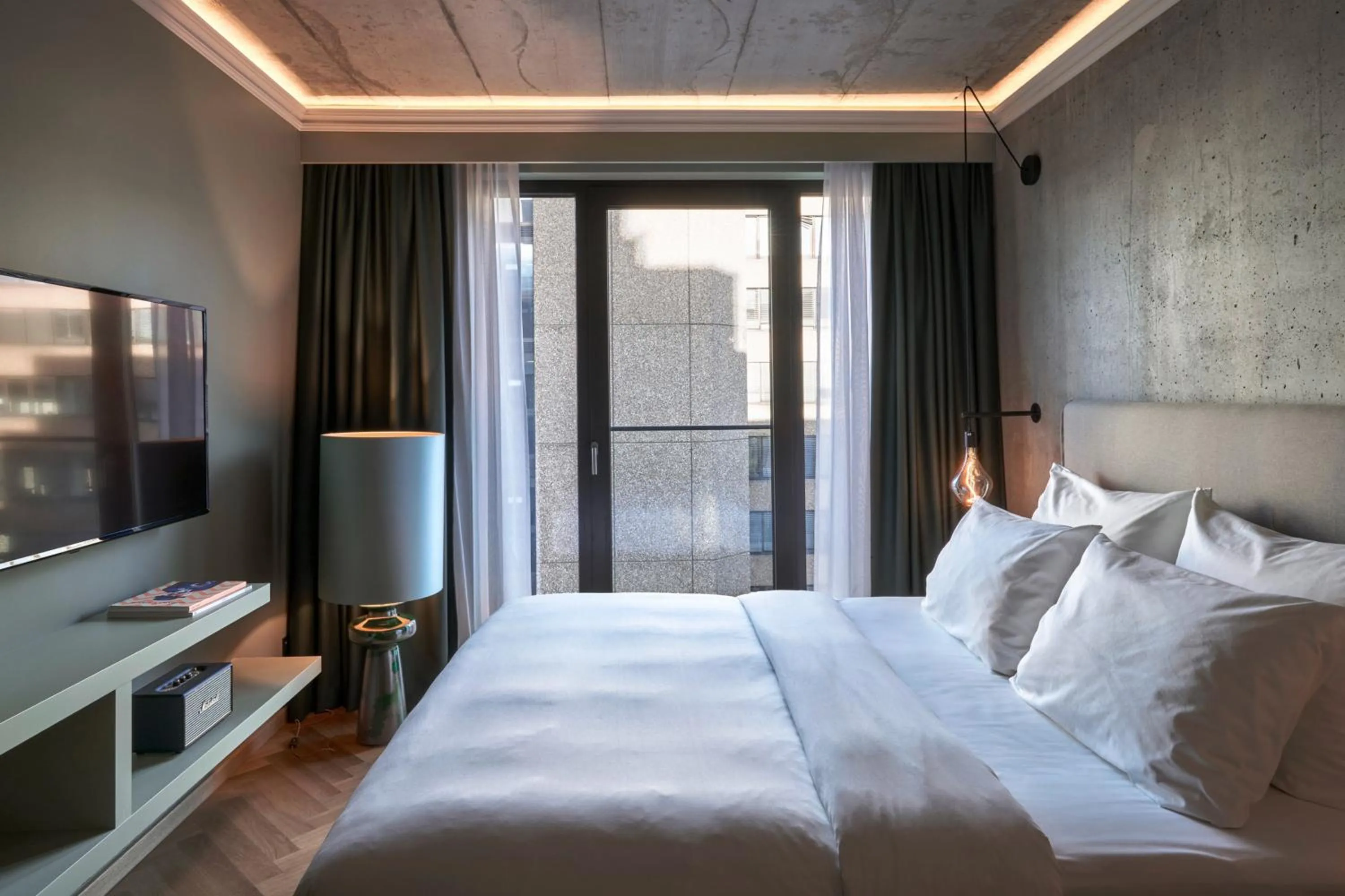 Photo of the whole room, Bed in Gekko House Frankfurt, a Tribute Portfolio Hotel