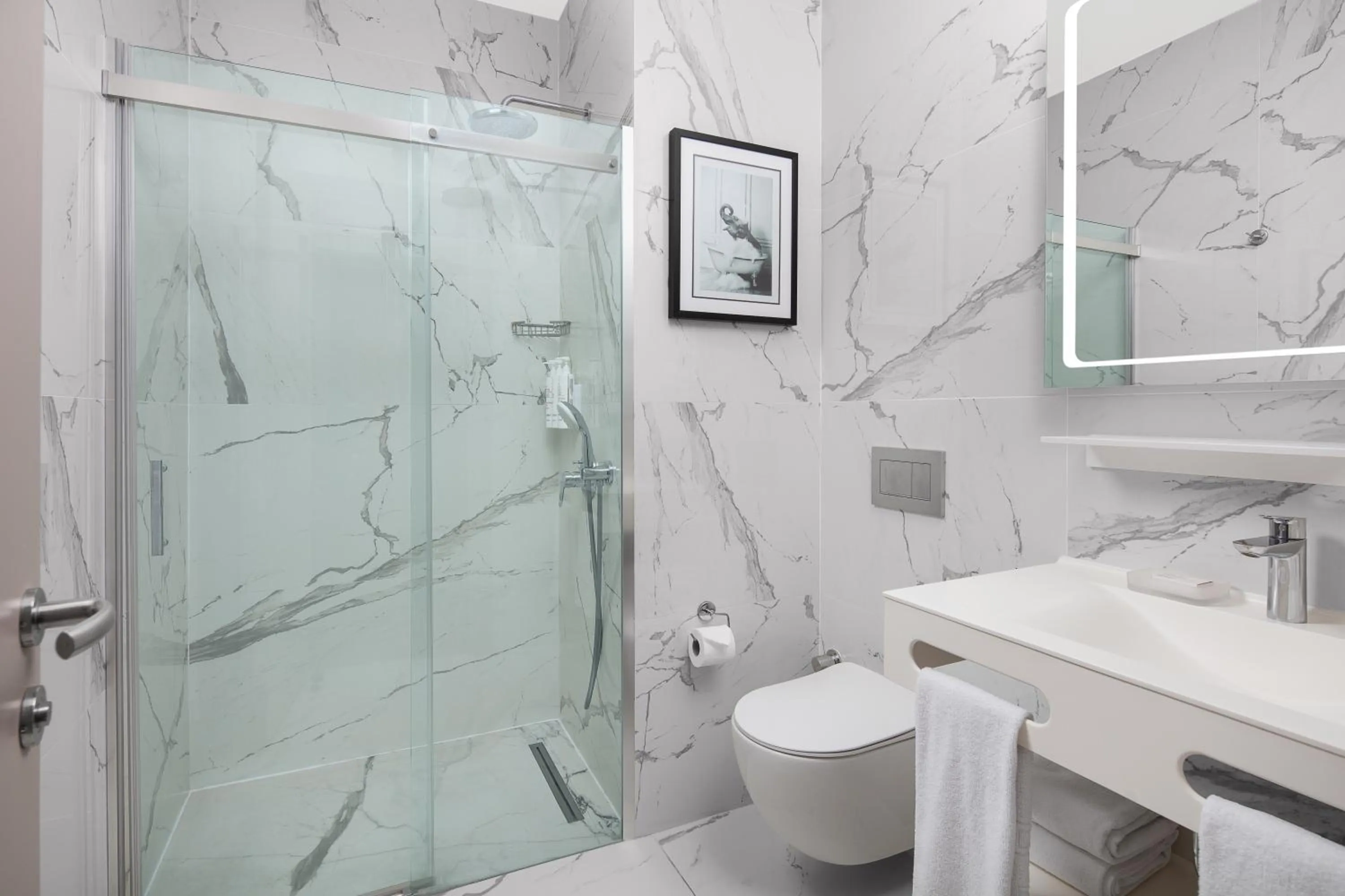 Shower in Delta Hotels by Marriott Istanbul Vadi