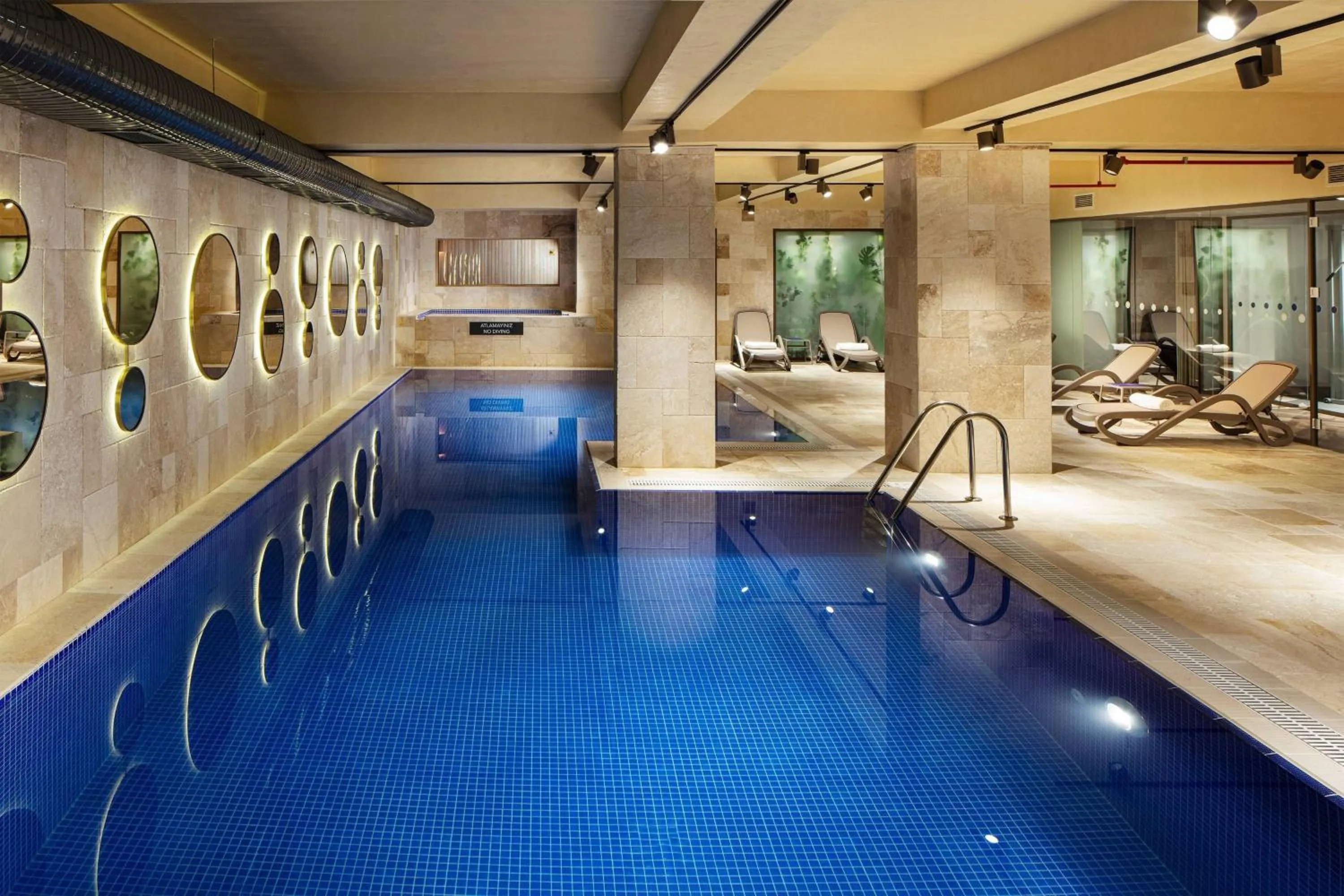 Swimming pool in Delta Hotels by Marriott Istanbul Vadi