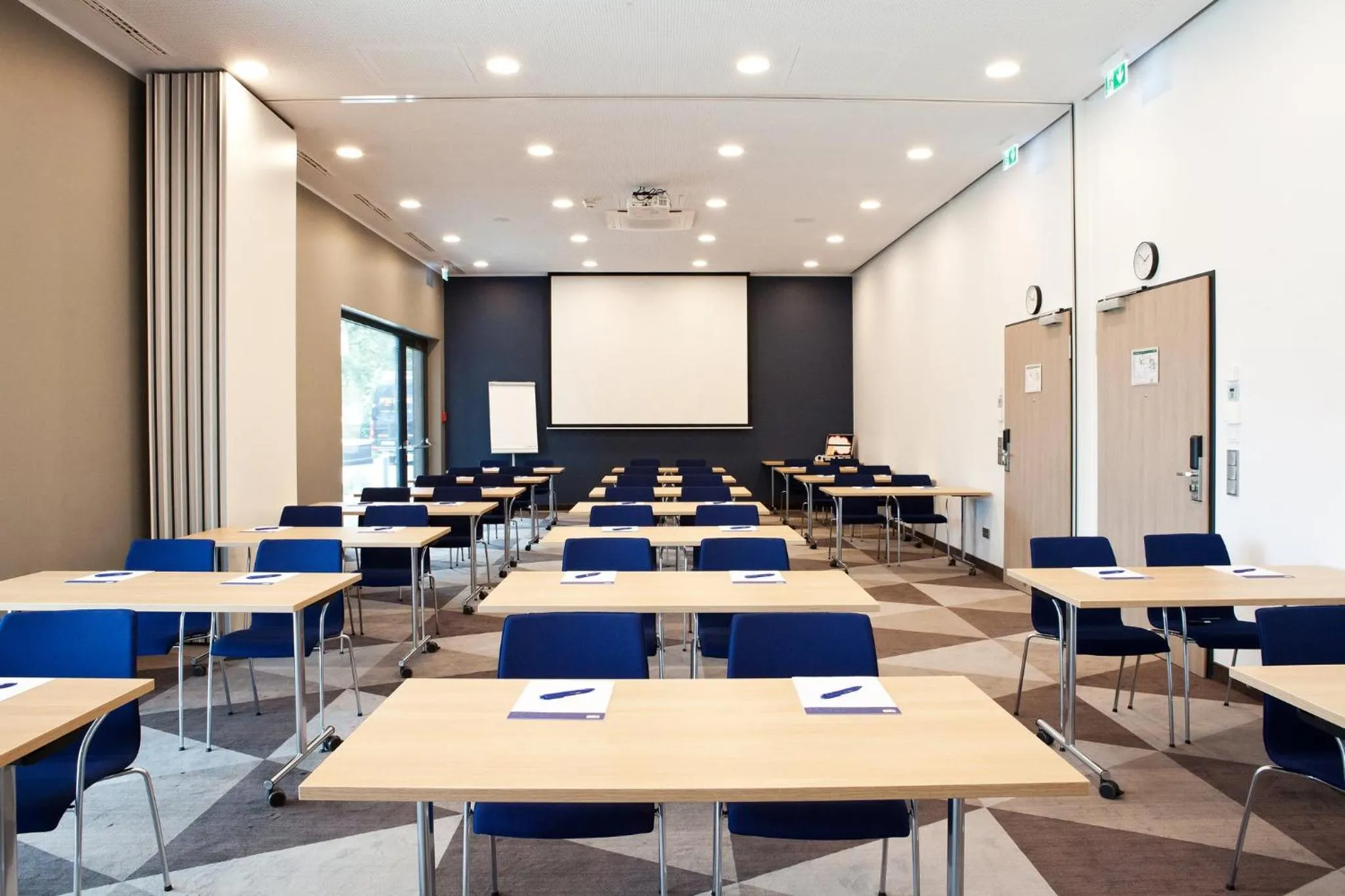 Meeting/conference room in Holiday Inn Express - Darmstadt by IHG