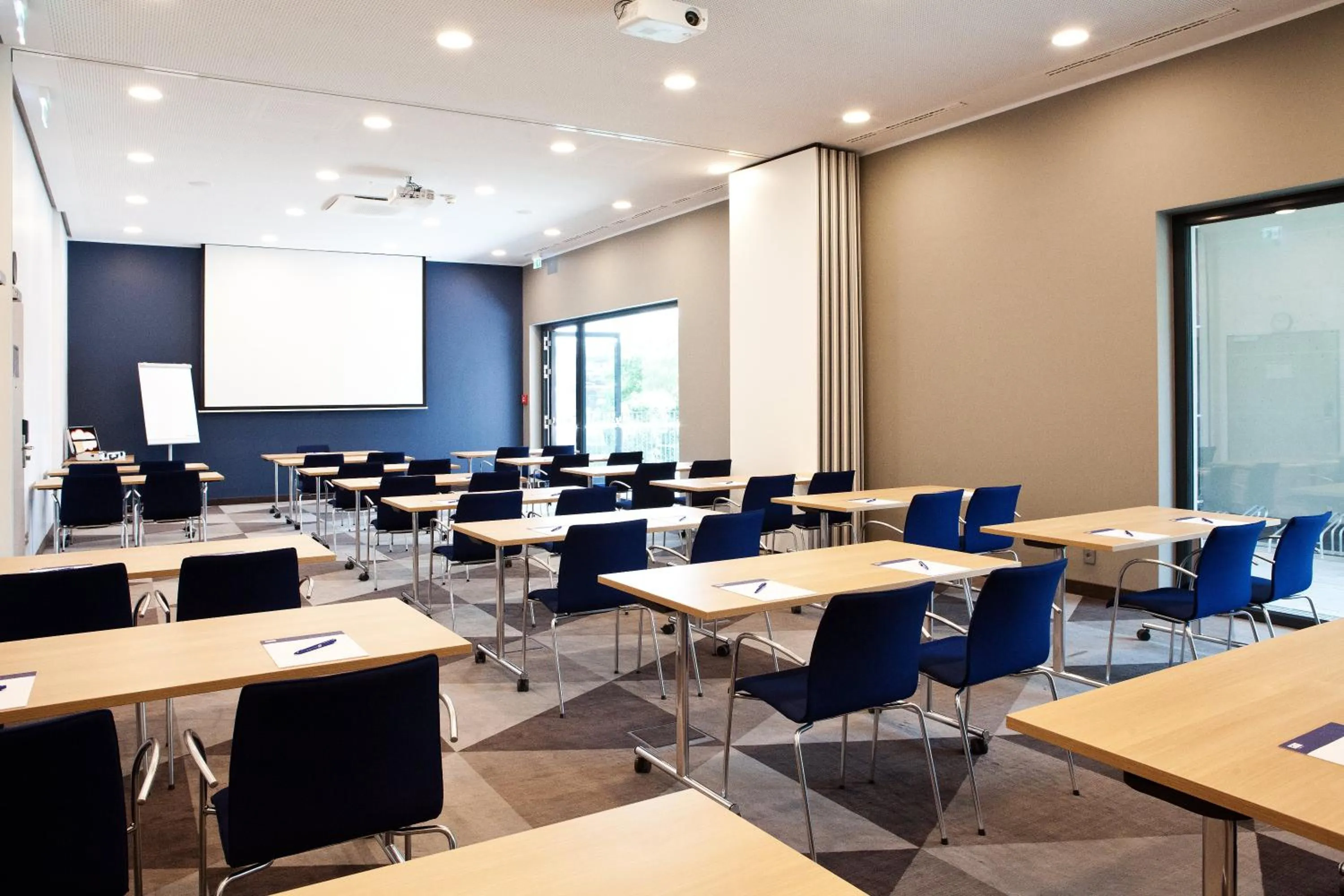 Meeting/conference room in Holiday Inn Express - Darmstadt by IHG