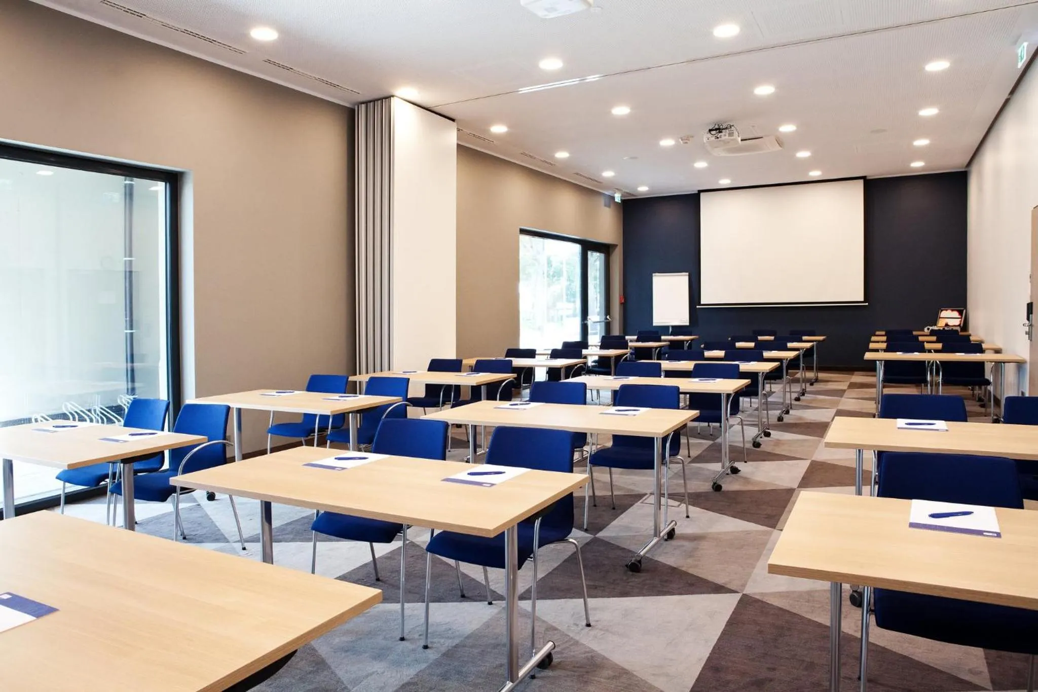 Meeting/conference room in Holiday Inn Express - Darmstadt by IHG