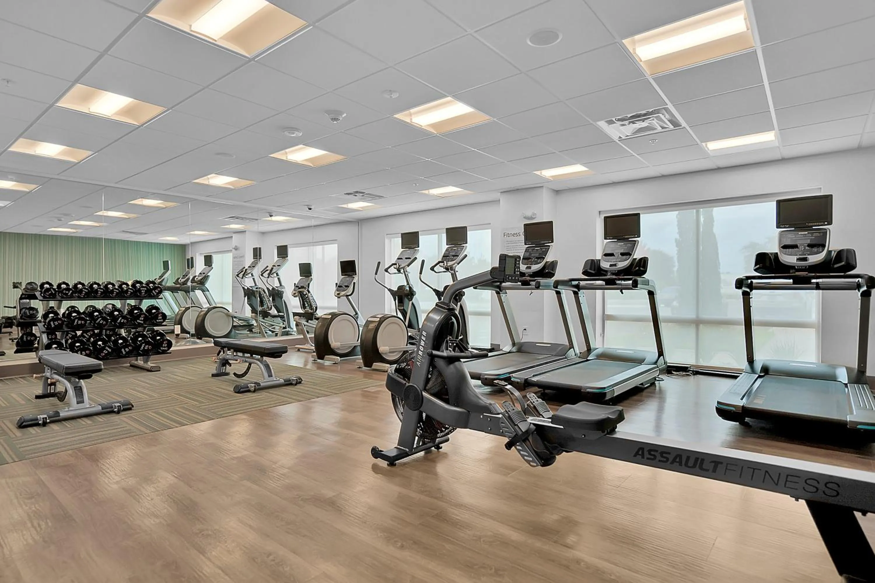 Fitness centre/facilities in Holiday Inn Express - Jacksonville South Bartram Prk by IHG