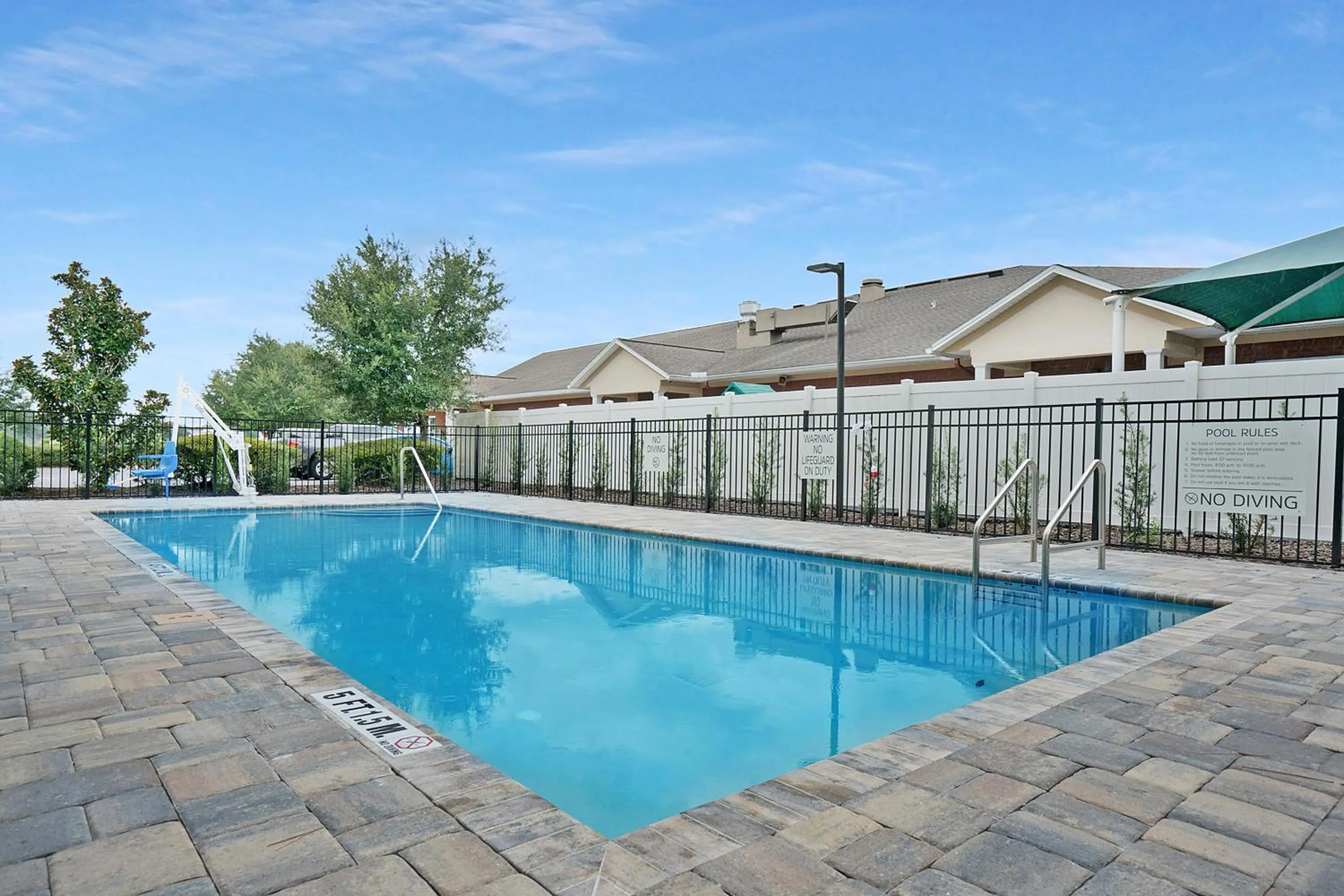 Swimming pool in Holiday Inn Express - Jacksonville South Bartram Prk by IHG