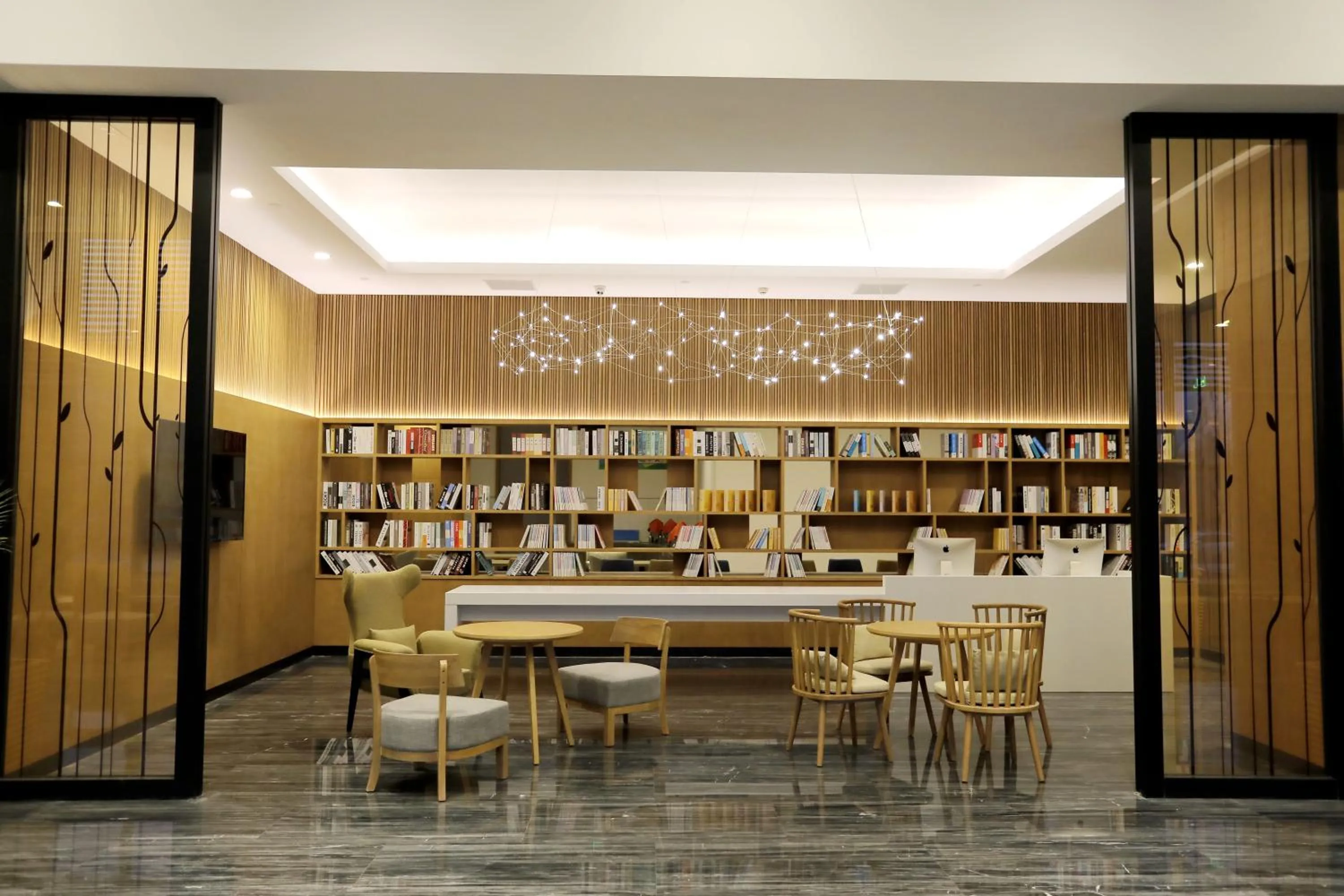 Library in Holiday Inn Express Liaocheng Chiping by IHG