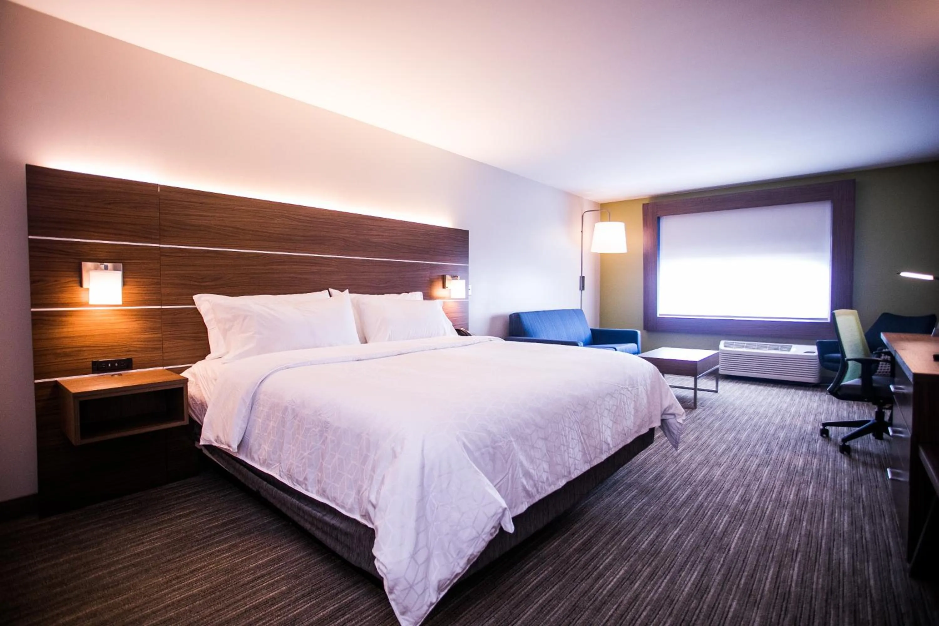 Bedroom, Bed in Holiday Inn Express & Suites Rehoboth Beach by IHG