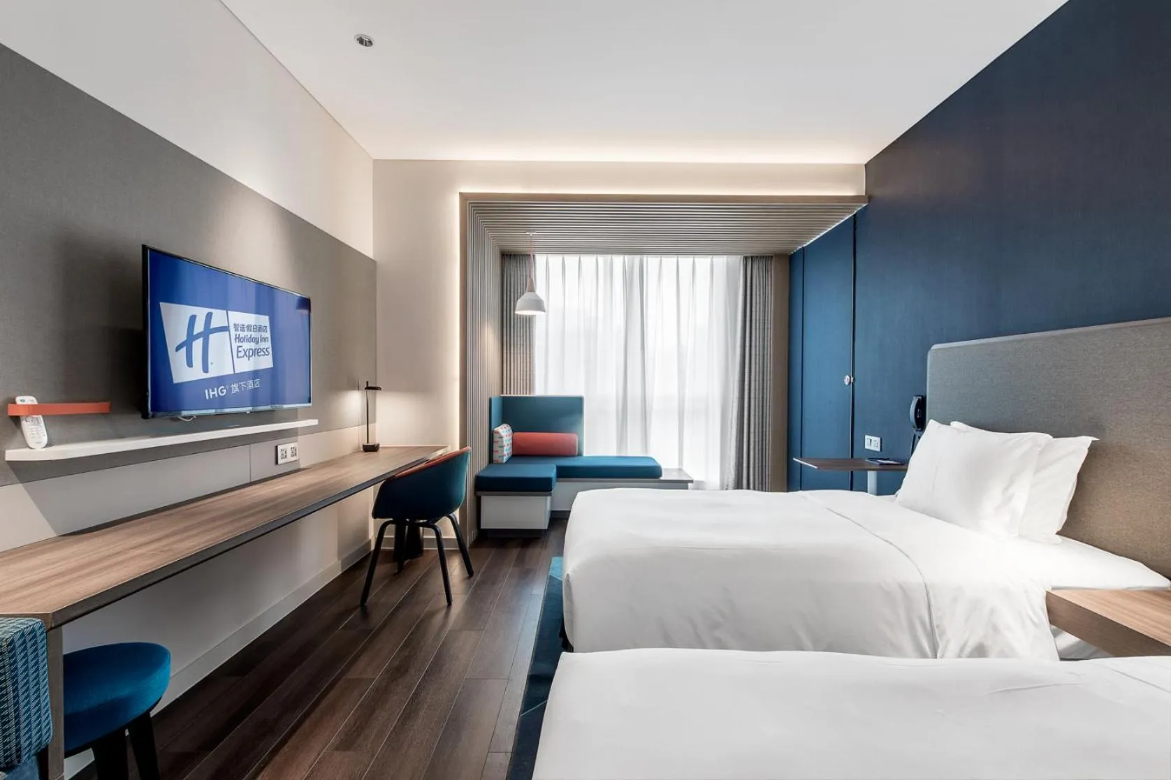 Photo of the whole room, Bed in Holiday Inn Express Dongguan Humen, an IHG Hotel