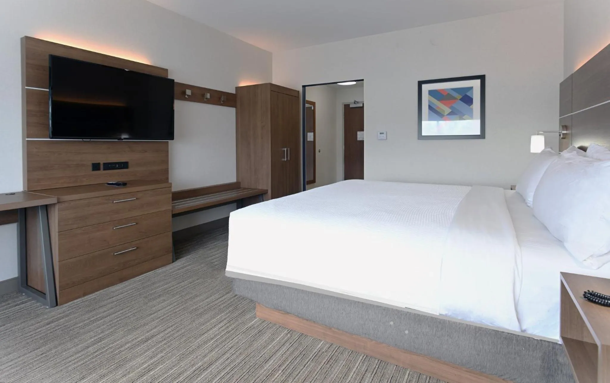 Photo of the whole room, Bed in Holiday Inn Express & Suites - Aurora by IHG