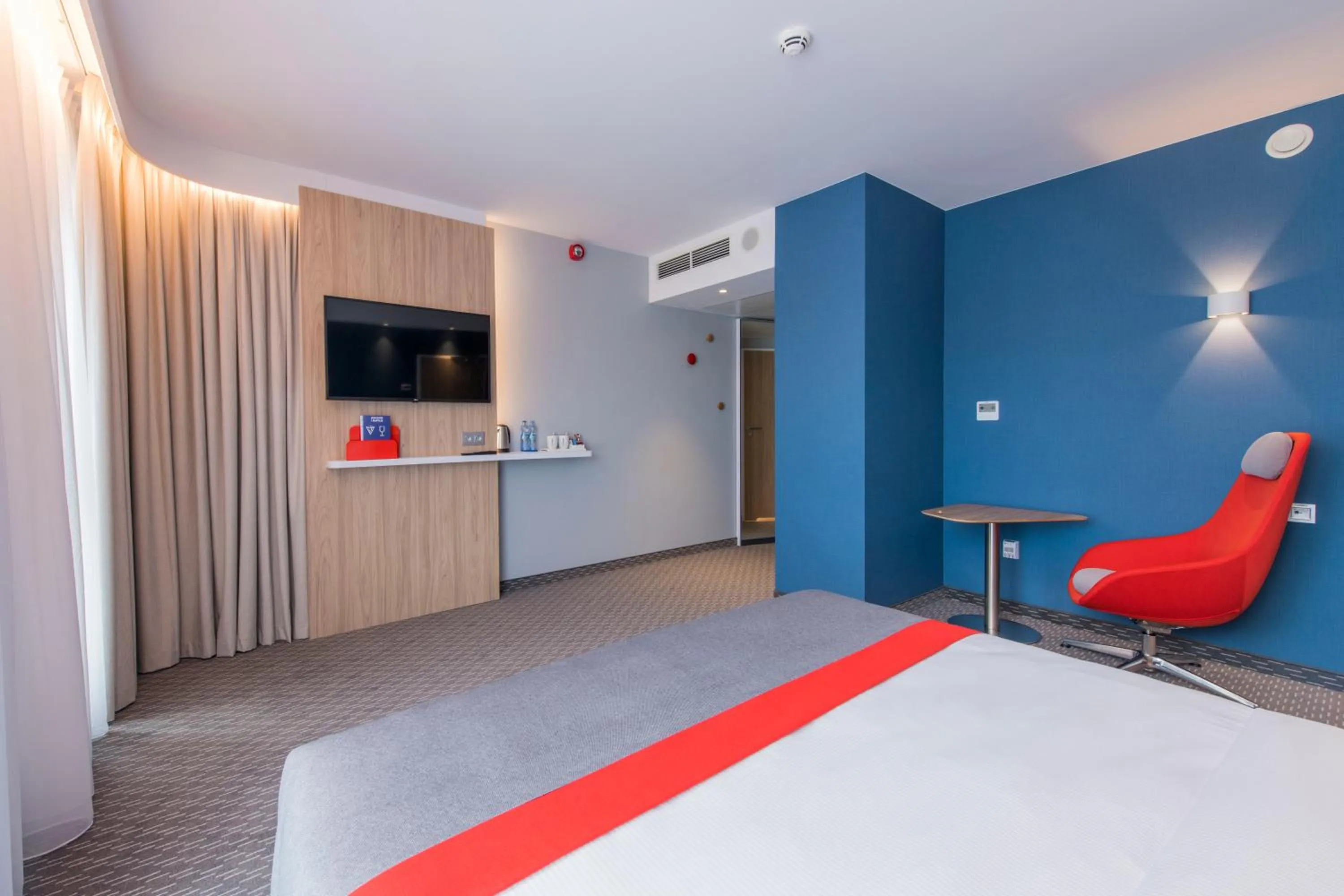Bed in Holiday Inn Express Warsaw - Mokotow by IHG