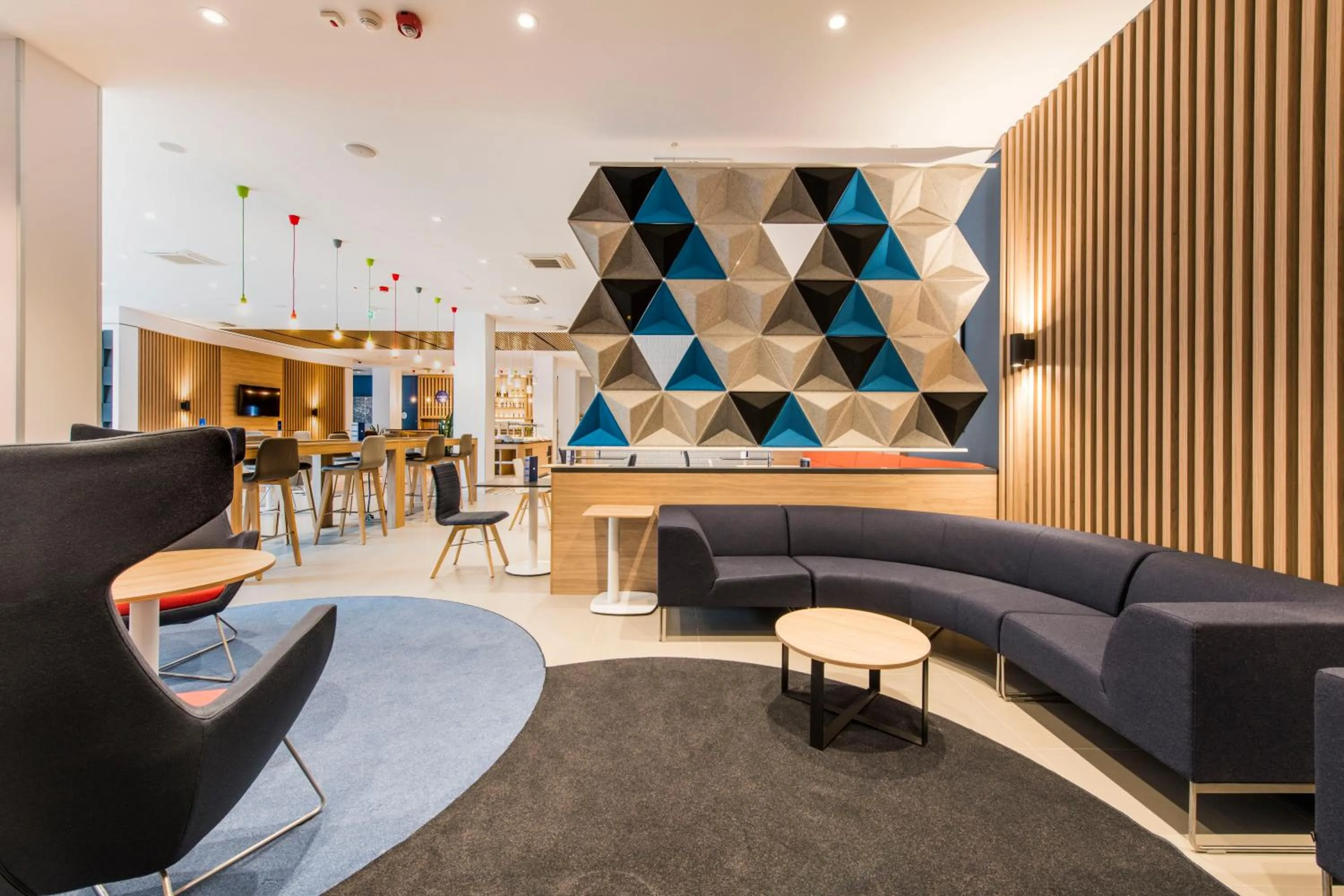 Restaurant/places to eat in Holiday Inn Express Warsaw - Mokotow by IHG