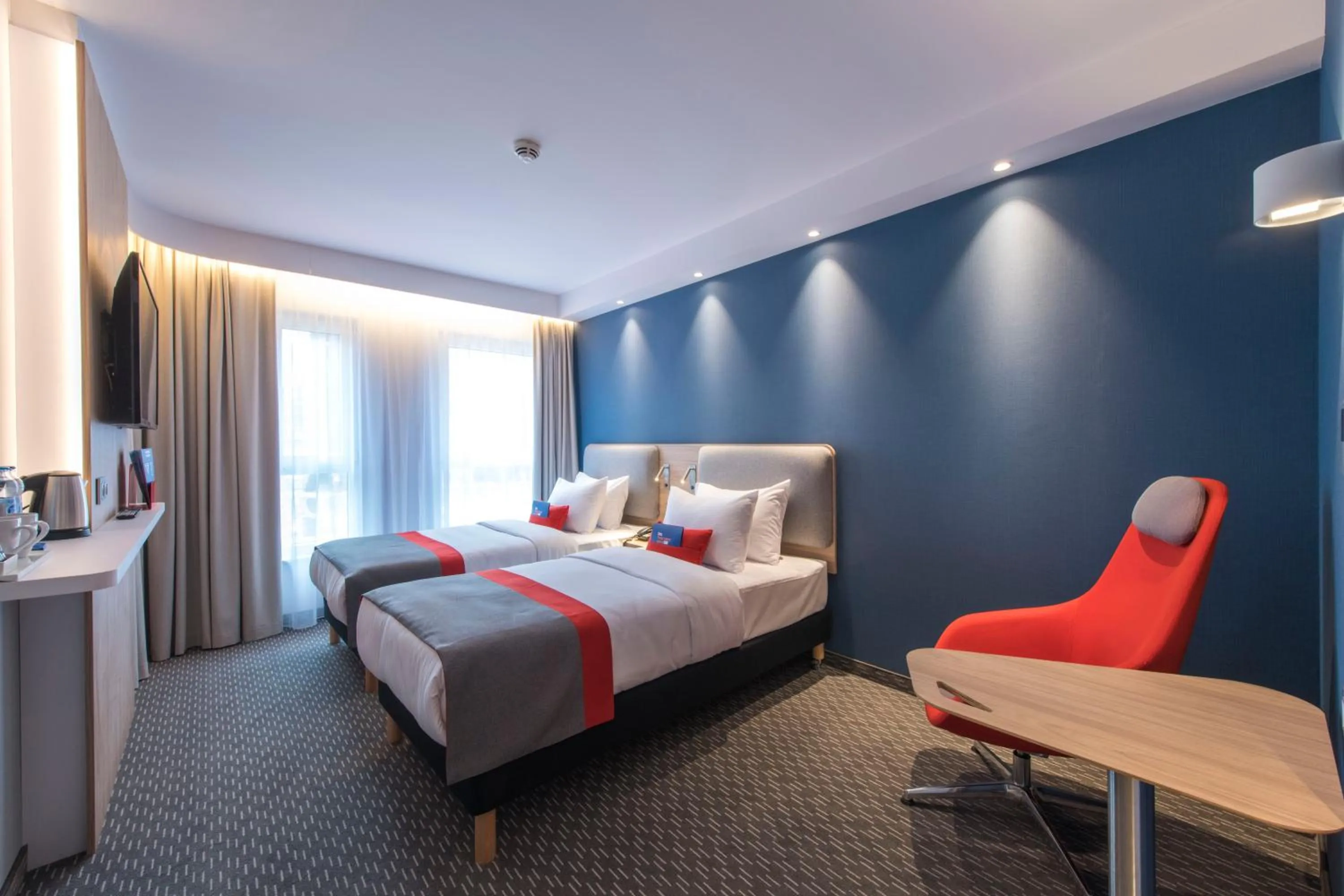 Photo of the whole room, Bed in Holiday Inn Express Warsaw - Mokotow by IHG
