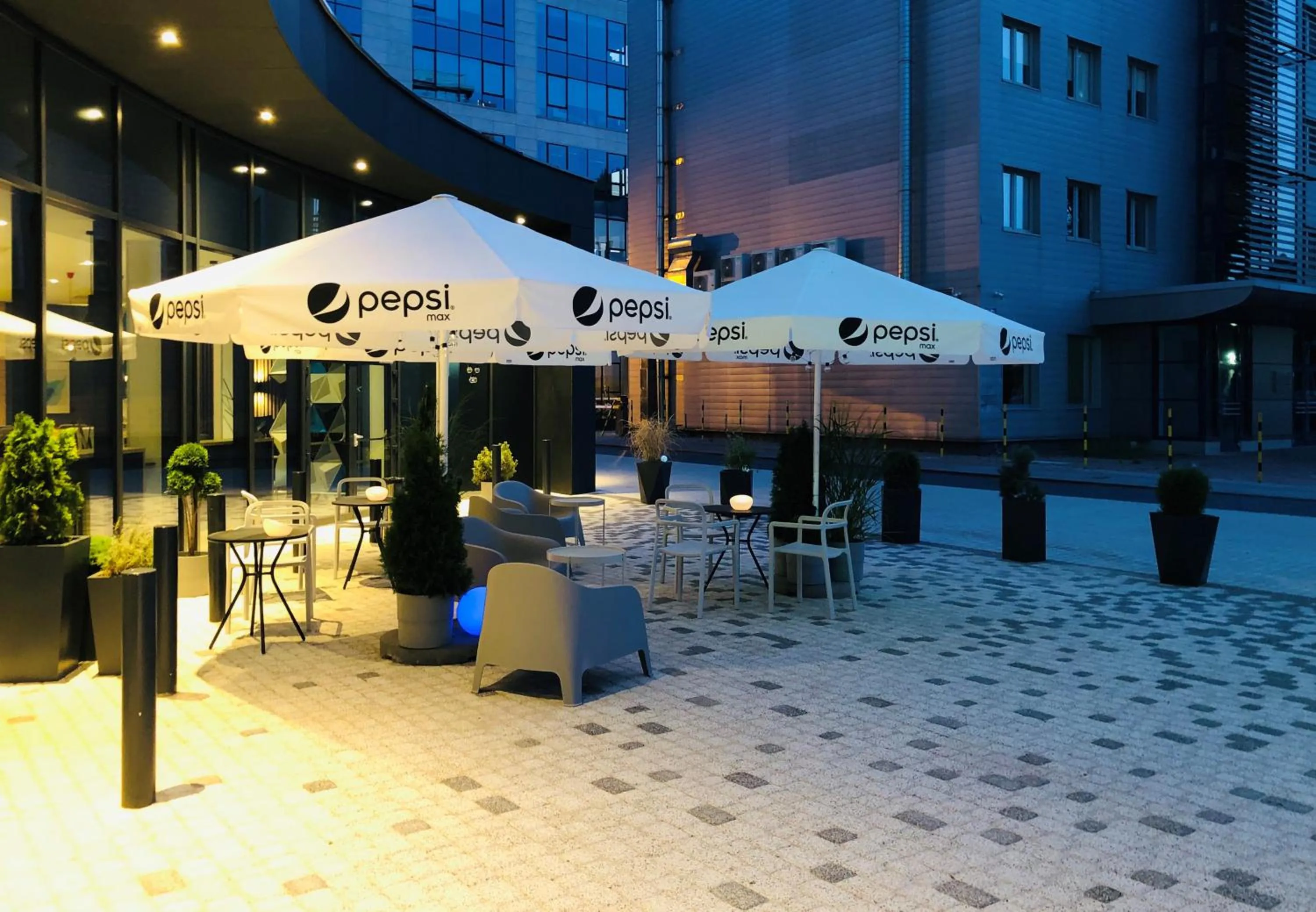 Patio in Holiday Inn Express Warsaw - Mokotow by IHG