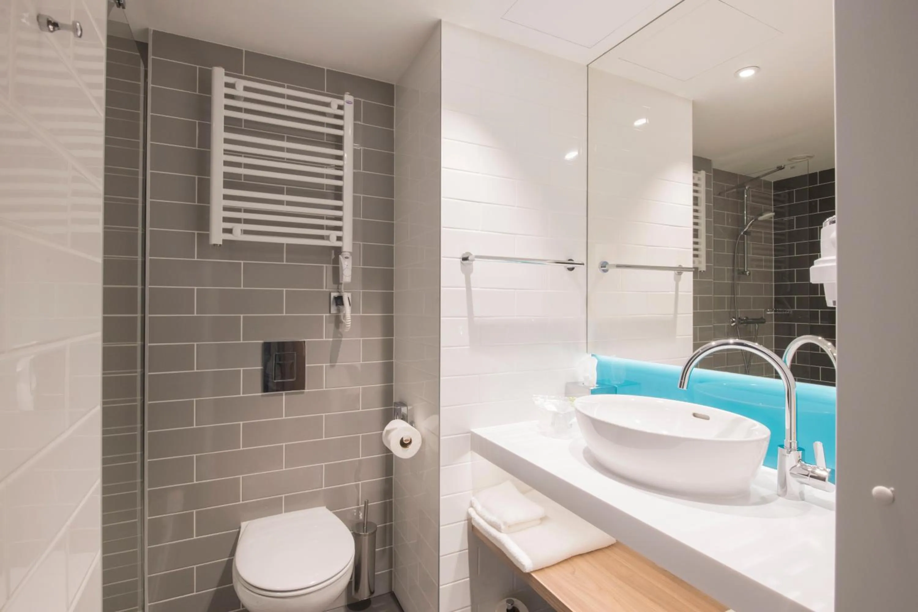 Toilet in Holiday Inn Express Warsaw - Mokotow by IHG