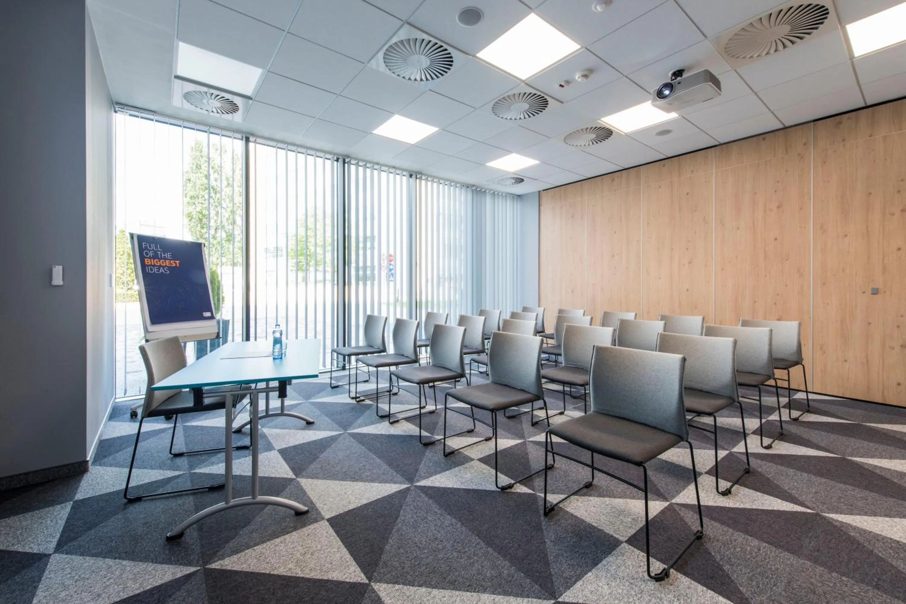 Meeting/conference room in Holiday Inn Express Warsaw - Mokotow by IHG