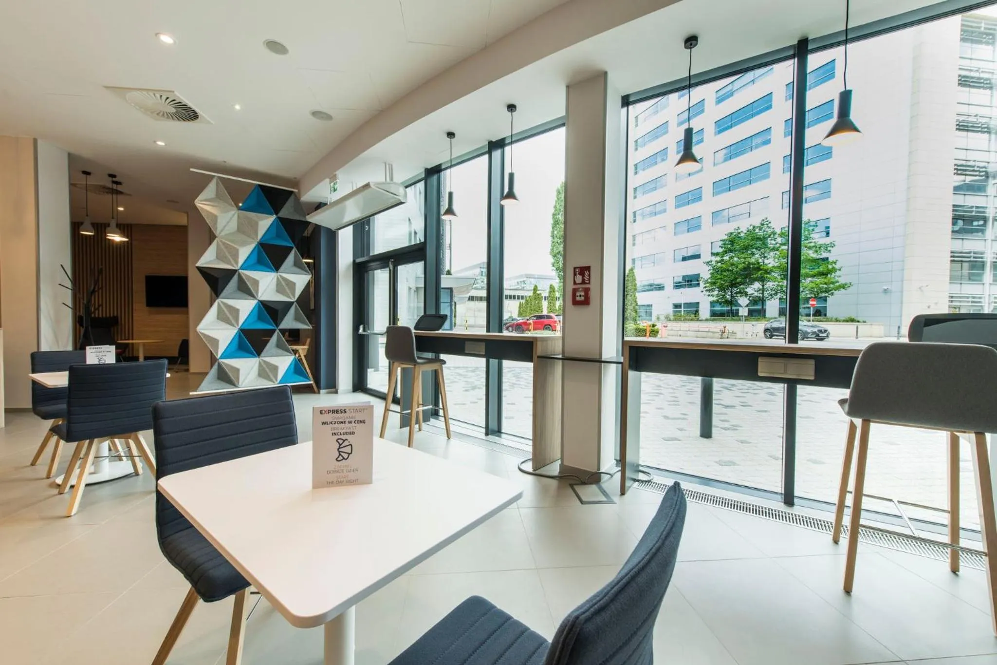 Restaurant/places to eat in Holiday Inn Express Warsaw - Mokotow by IHG