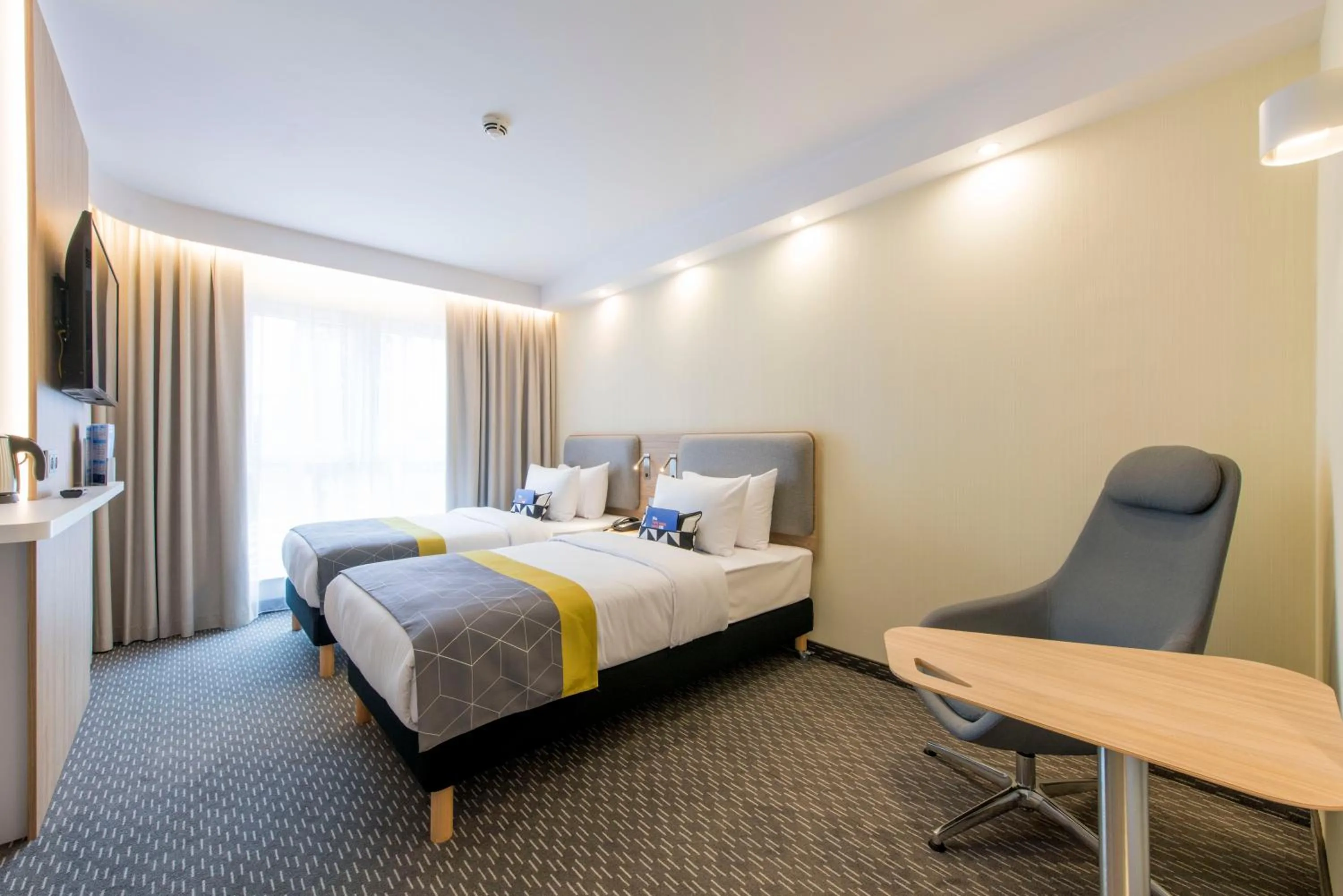 Bed in Holiday Inn Express Warsaw - Mokotow by IHG