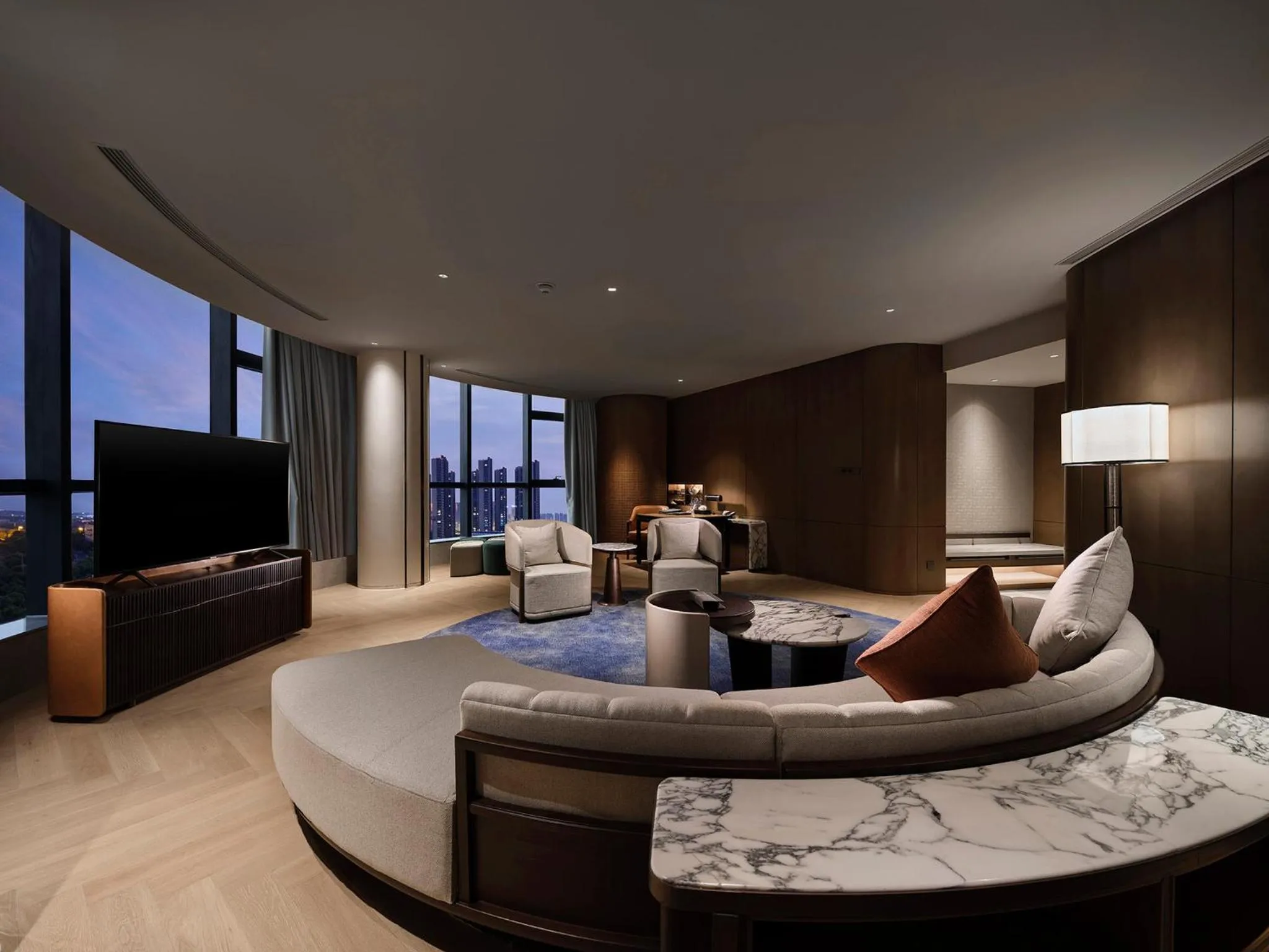 Photo of the whole room in HUALUXE Nanjing Yangtze River