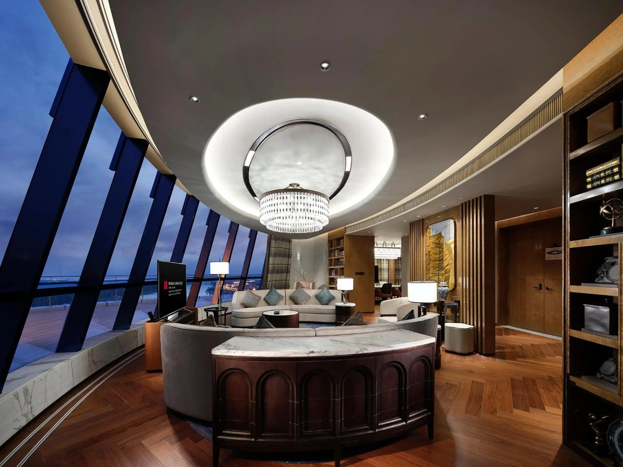 Photo of the whole room in HUALUXE Nanjing Yangtze River