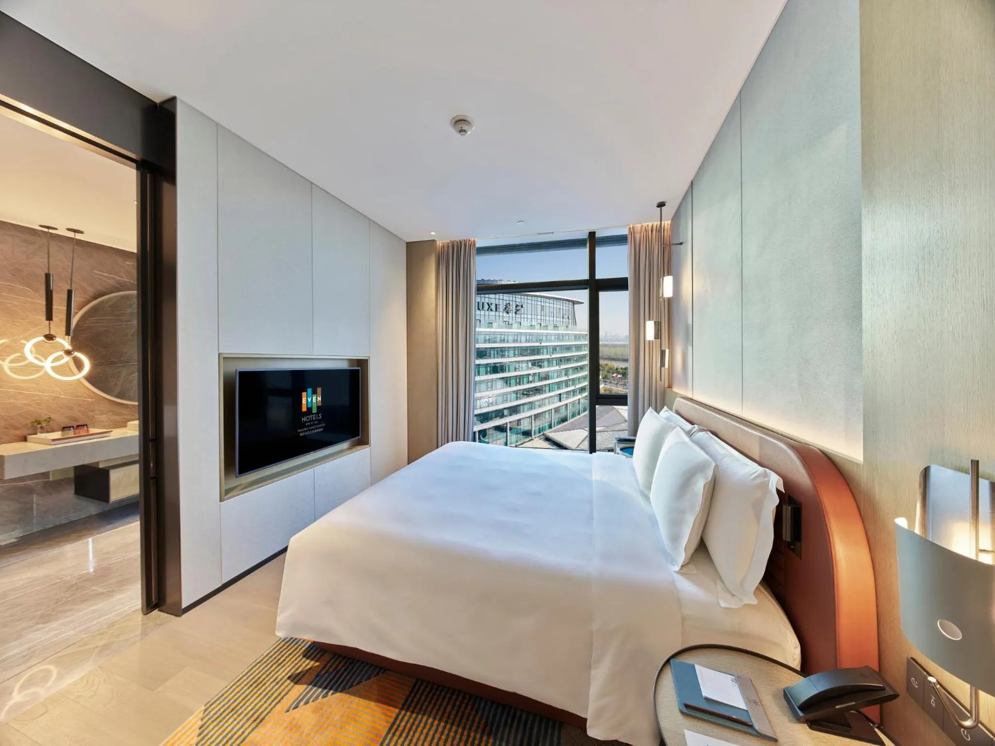 Photo of the whole room, Bed in EVEN Hotel Nanjing Yangtze River by IHG