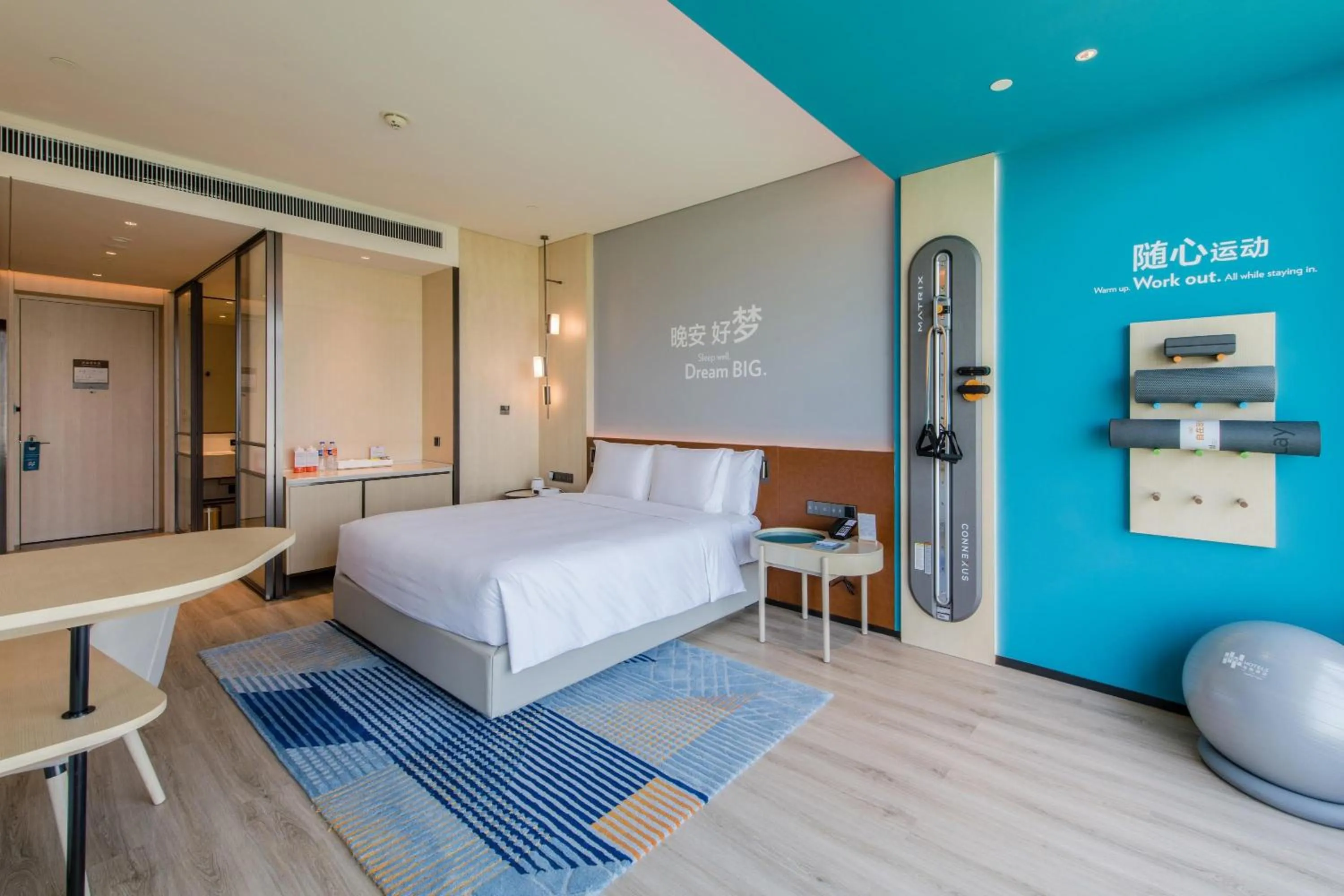 Photo of the whole room, Bed in EVEN Hotel Nanjing Yangtze River by IHG