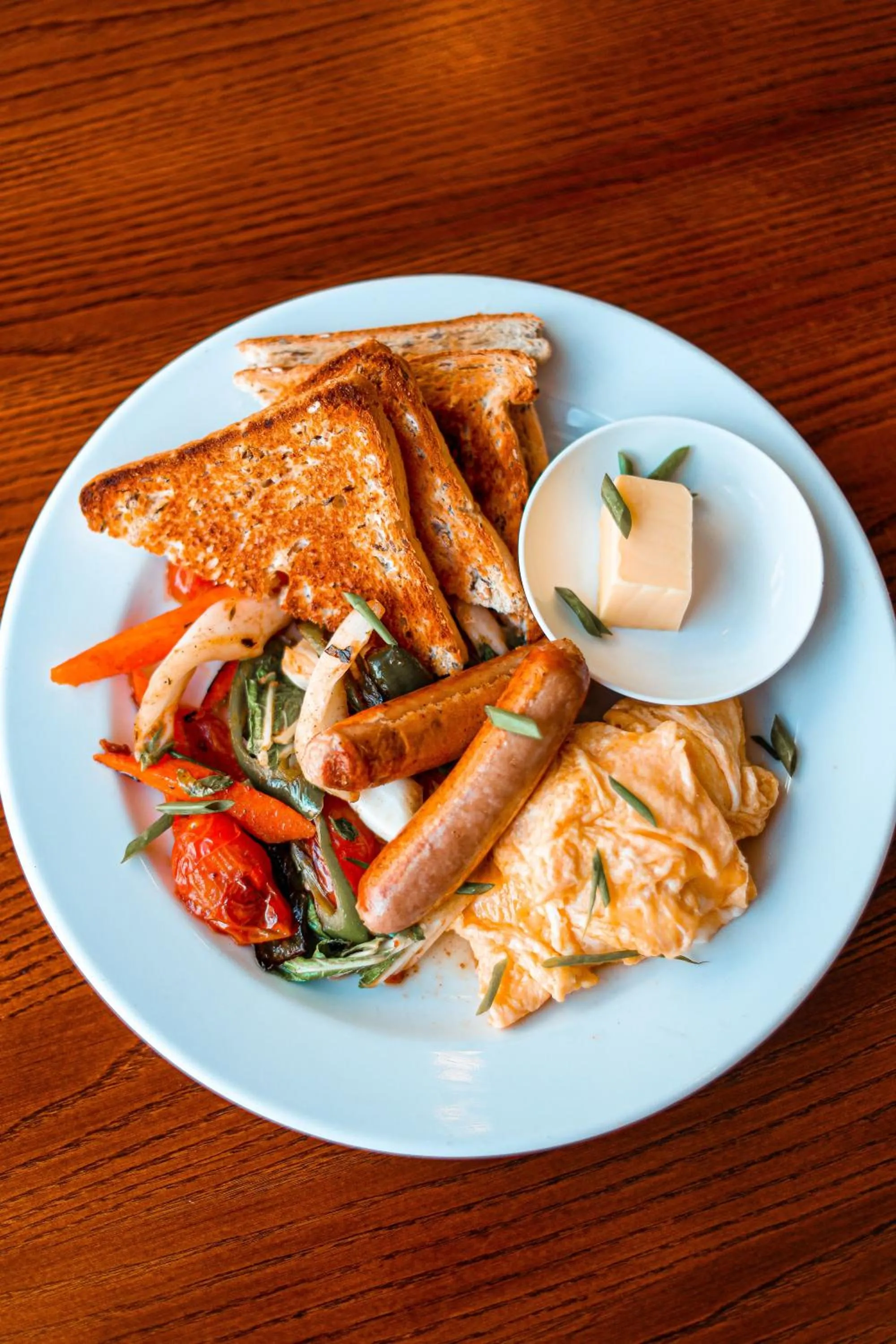 Restaurant/places to eat in Lava Hotel