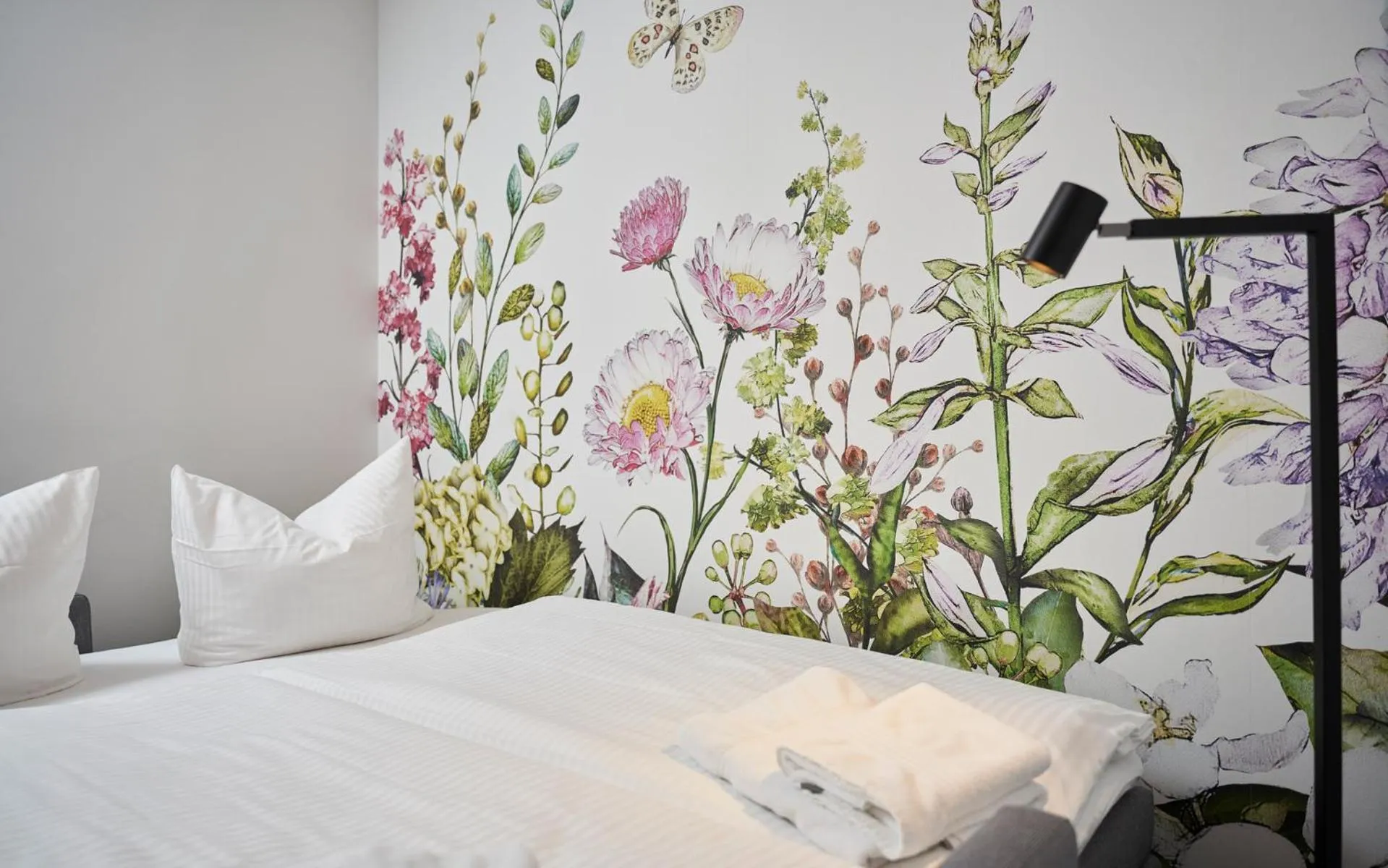 Photo of the whole room, Bed in Das Landhotel am Trätzhof Fulda