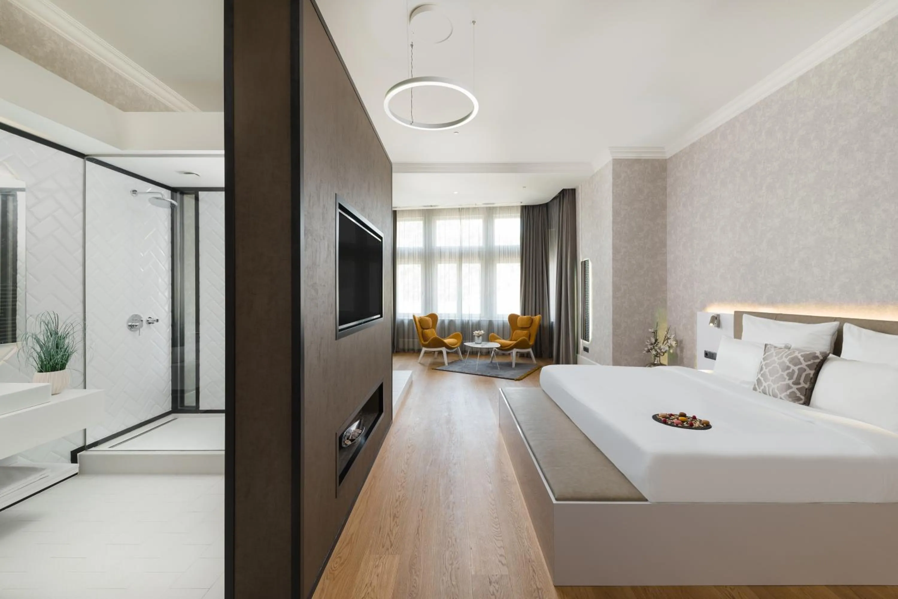 Shower, Bed in Hotel Vision Budapest by Continental Group