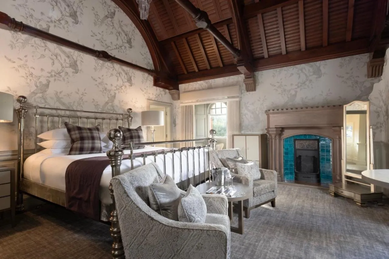 Bedroom, Bed in Fonab Castle Hotel