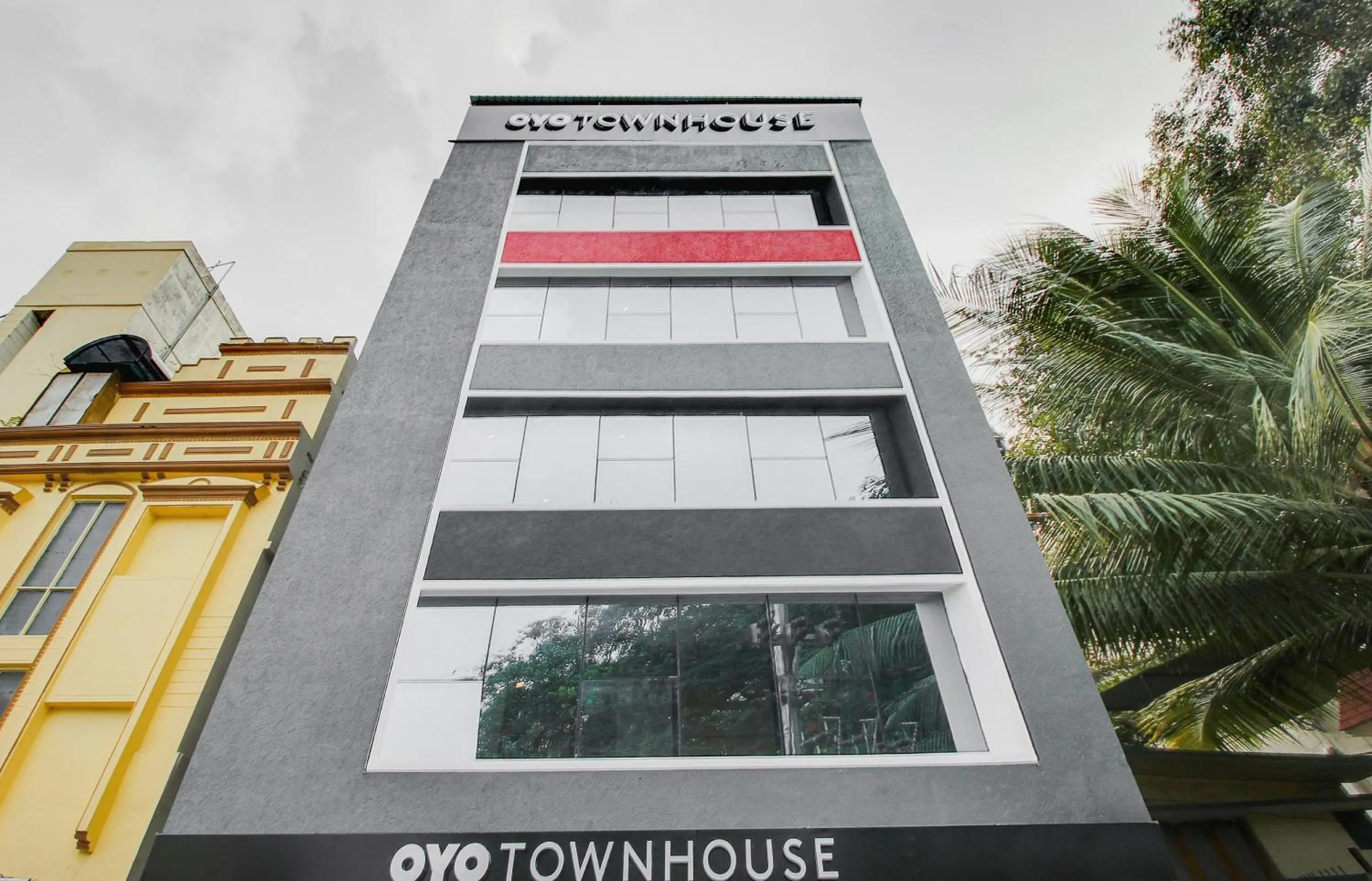 Facade/entrance in Super Townhouse 359 Begumpet Near Hyderabad Central