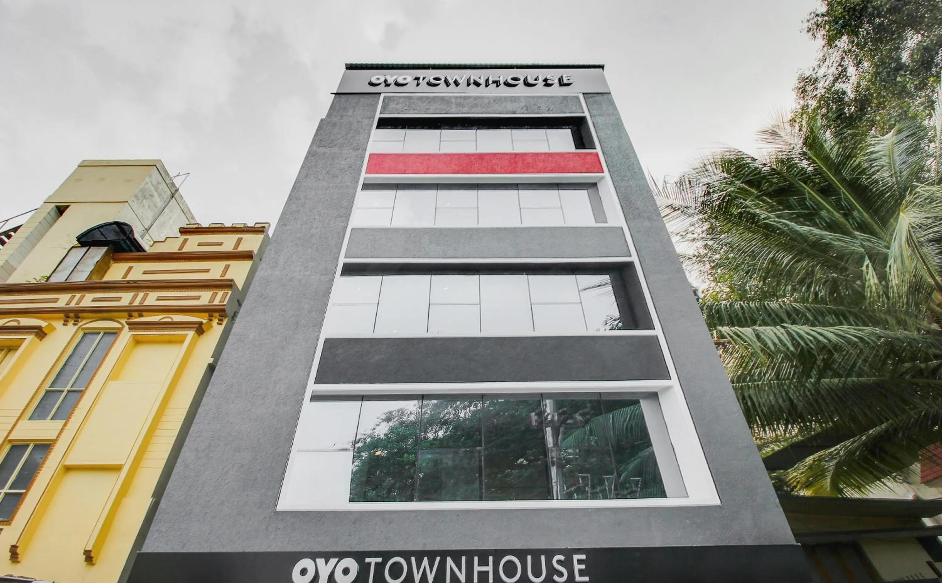 Facade/entrance in Super Townhouse 359 Begumpet Near Hyderabad Central