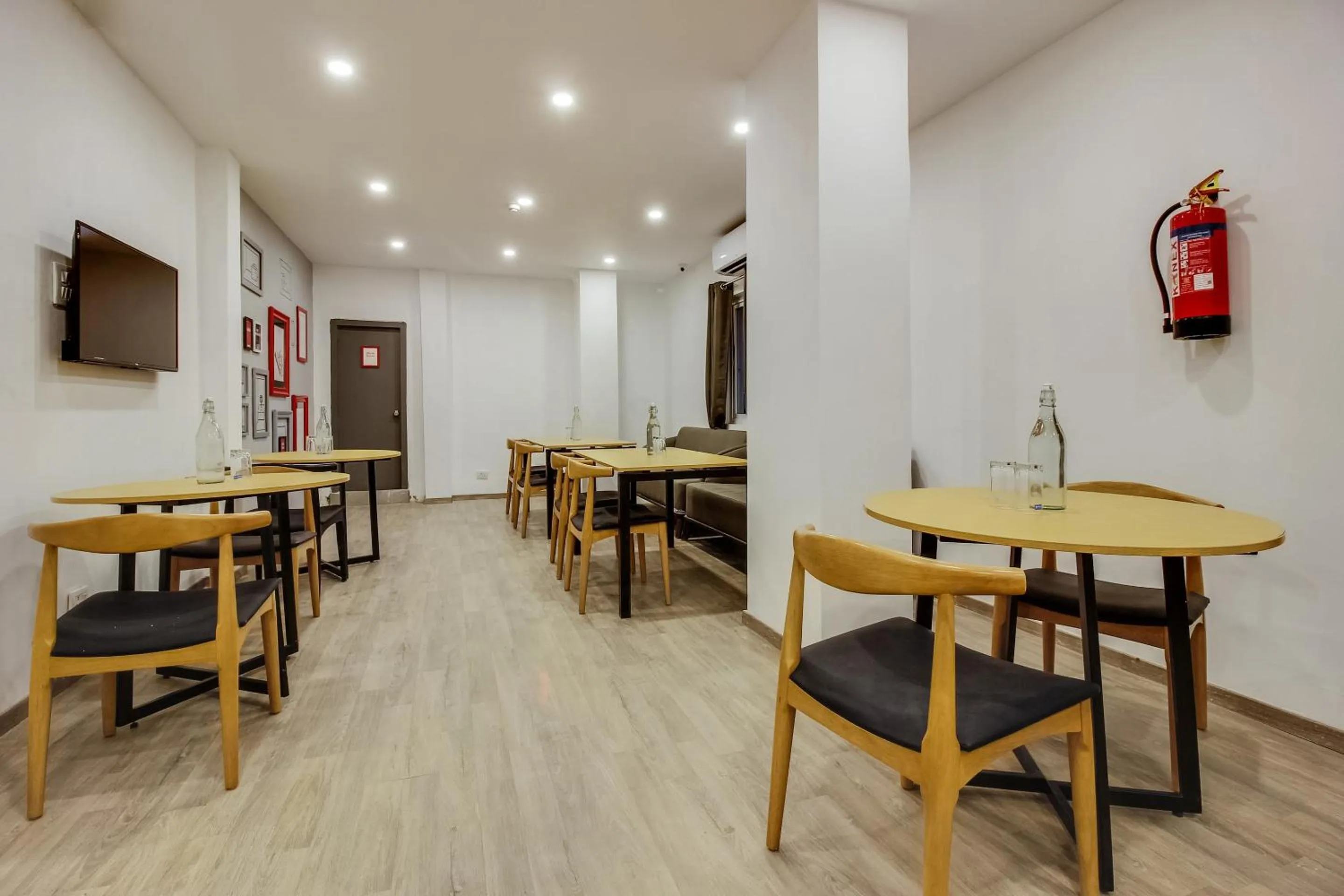 Restaurant/places to eat in Townhouse 359 Begumpet Near Hyderabad Central