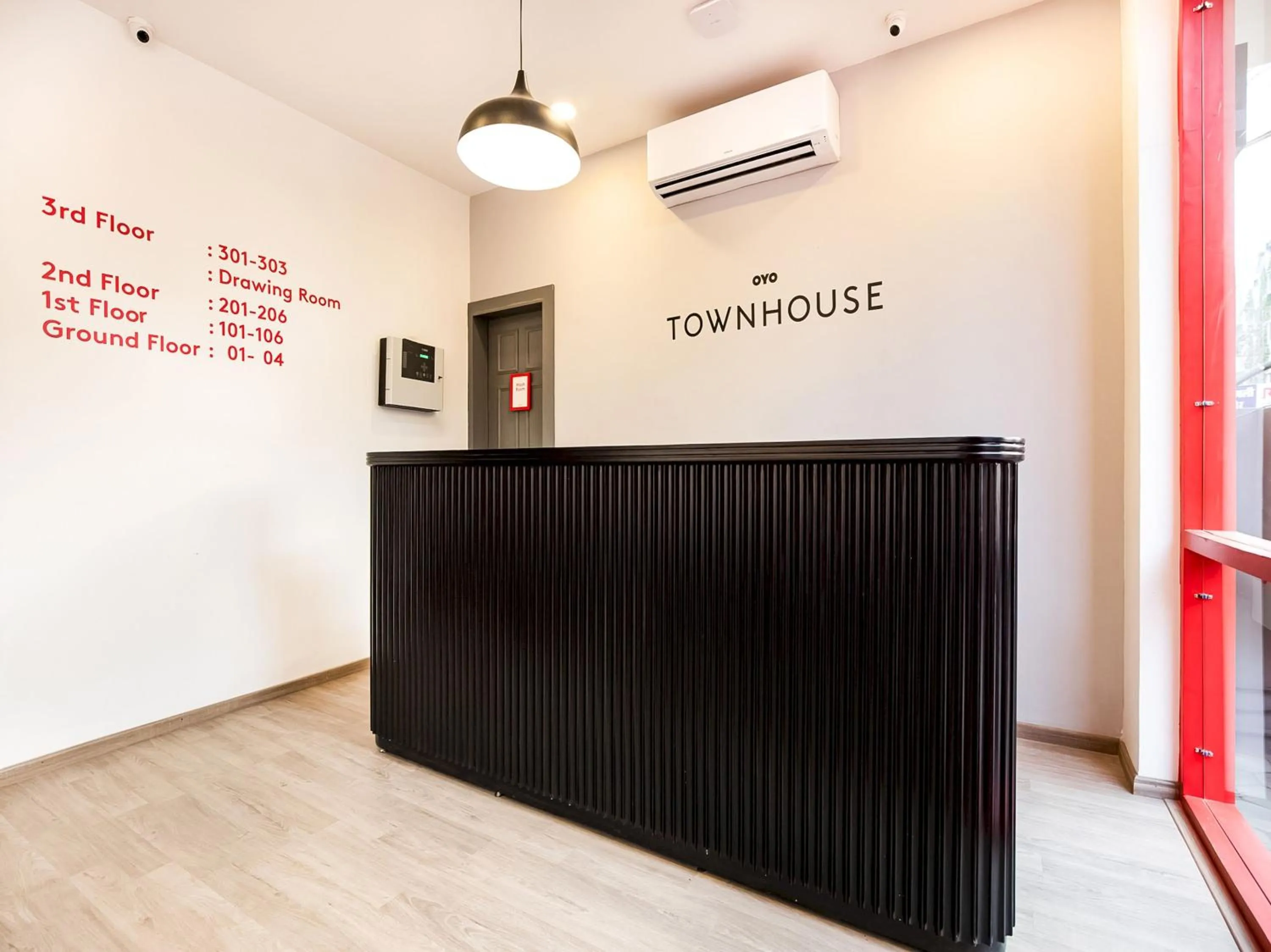 Lobby or reception in Townhouse Pipliyahana Square