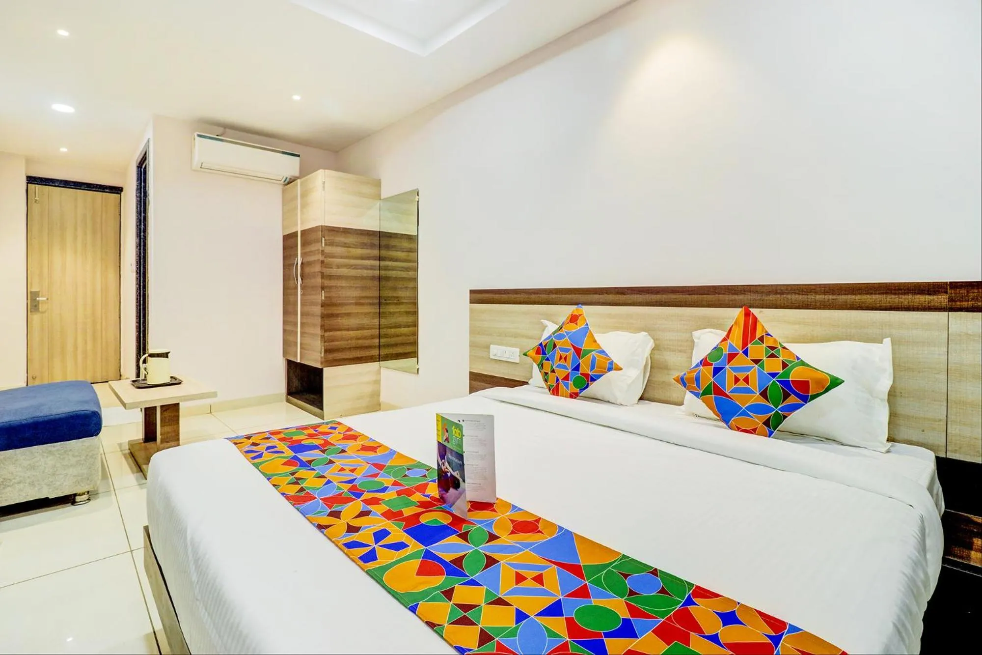 Bed in FabHotel Meera Palace