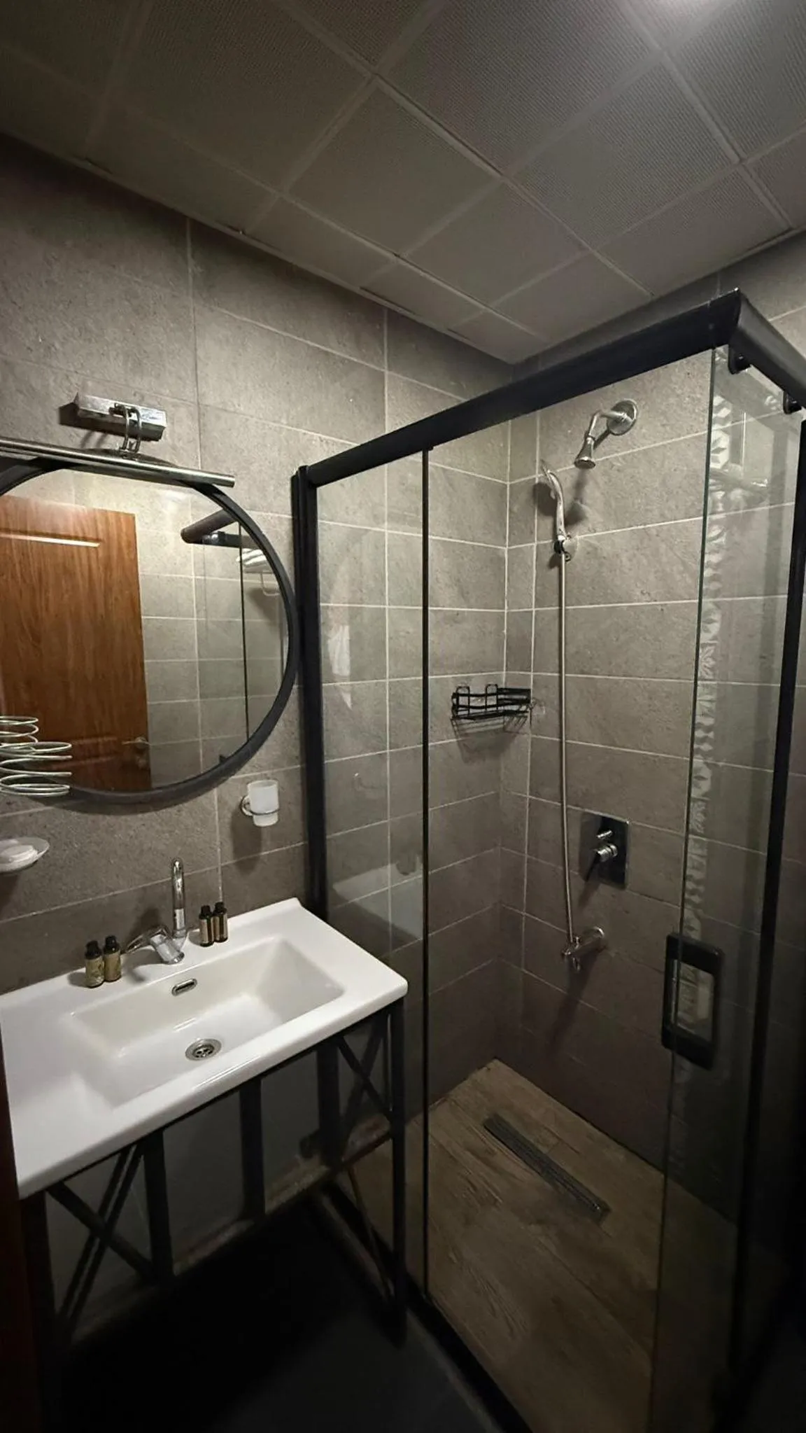 Bathroom in Han Suite Hotel