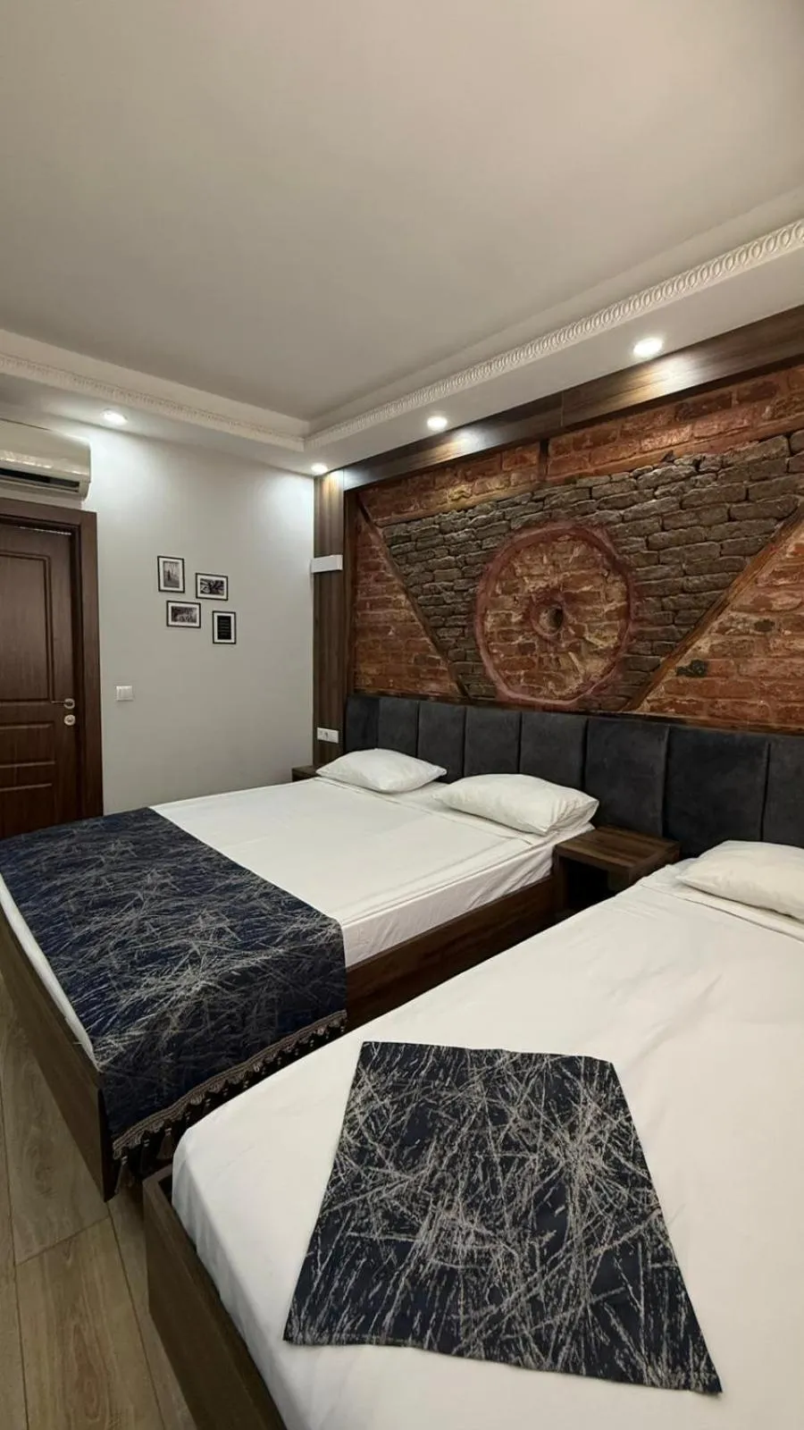 Bed in Han Suite Hotel