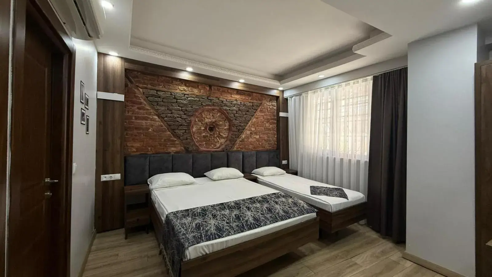 Standard Triple Room in Han Suite Hotel Standard Triple Room in Han Suite Hotel