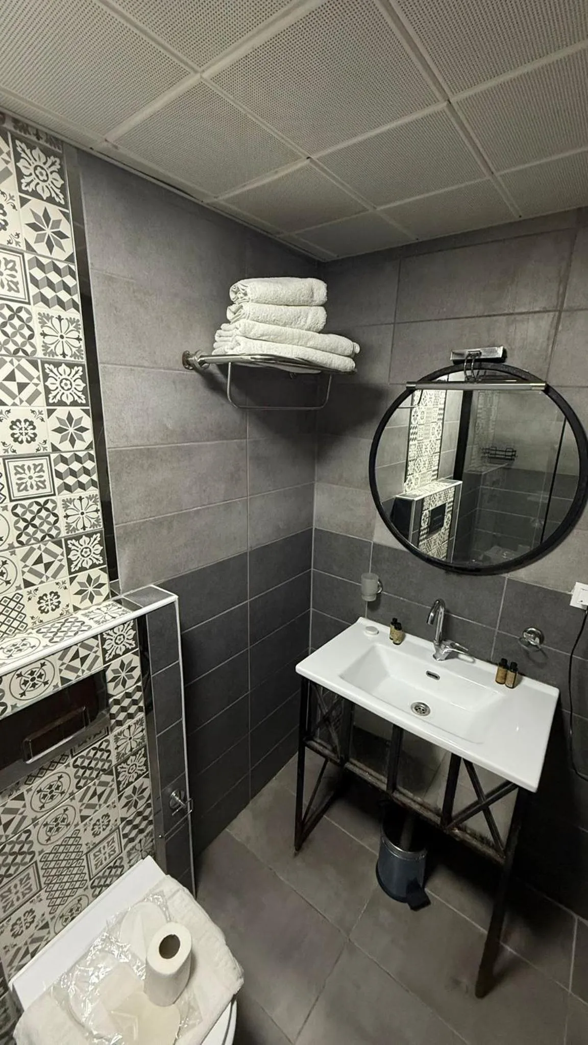 Toilet in Han Suite Hotel