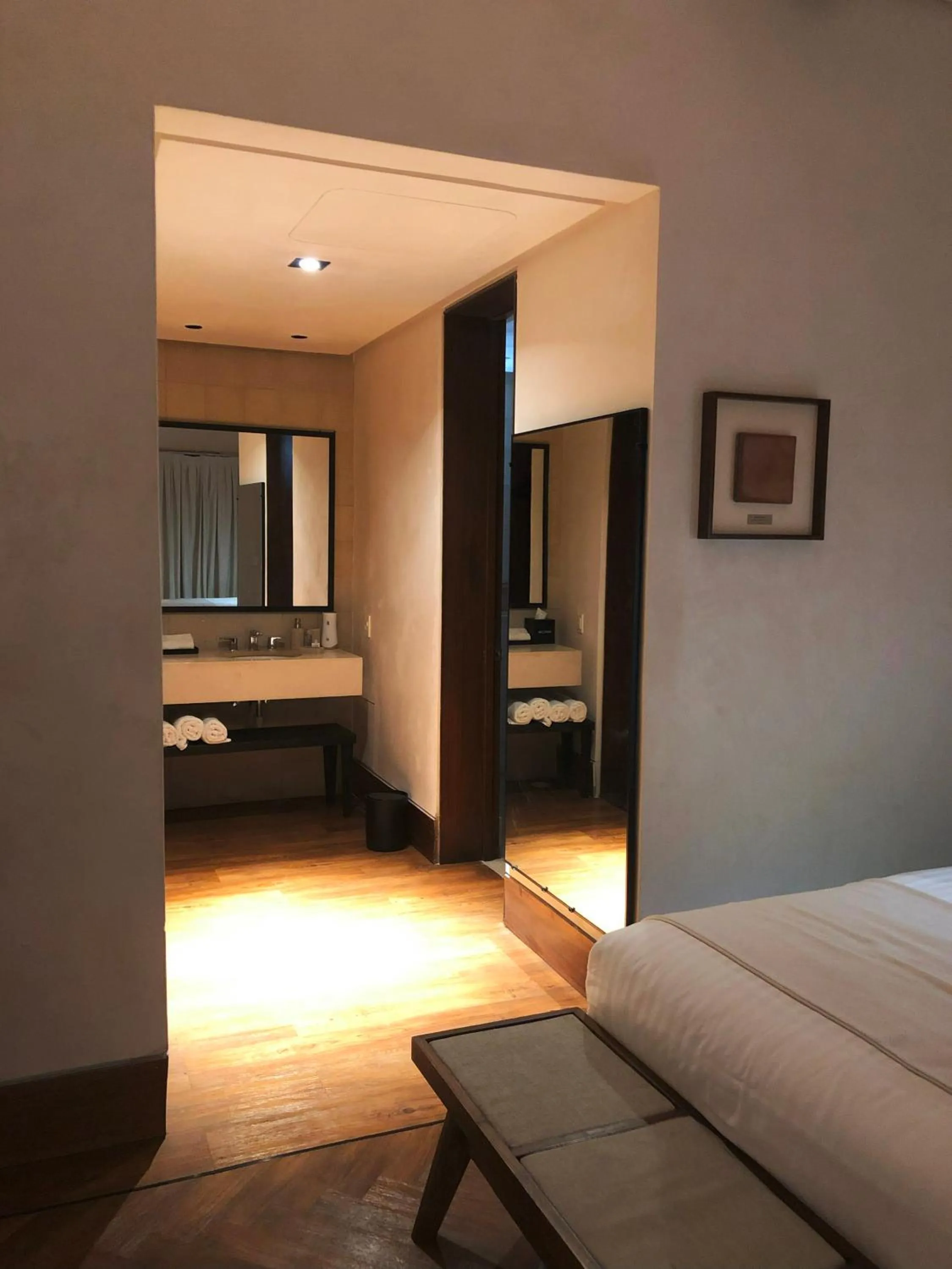 Bathroom, Bed in Hotel Marielena