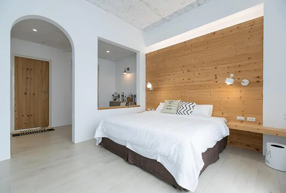 Deluxe Double Room with Bath in Blue White Deluxe Double Room with Bath in Blue White