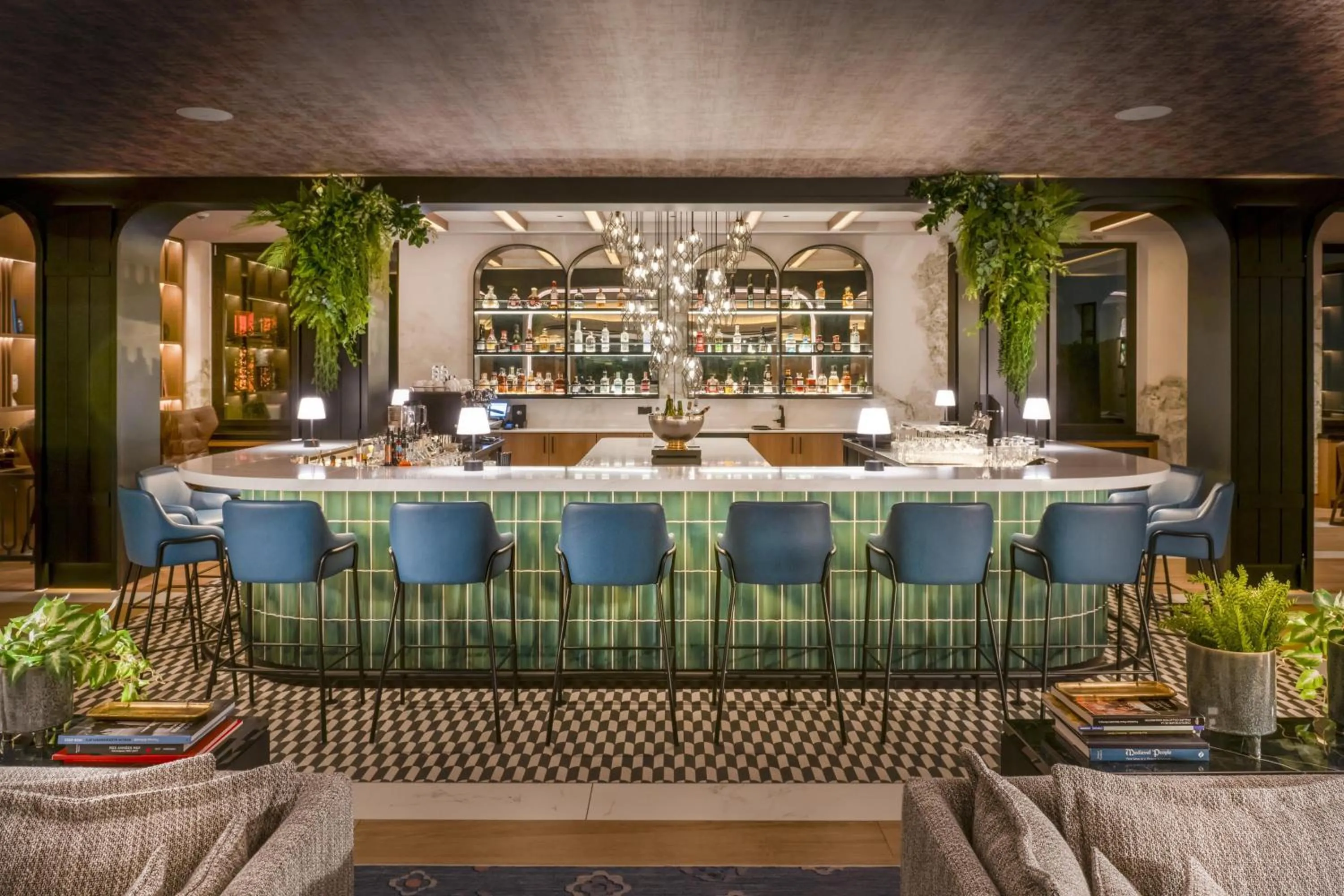 Lounge or bar in DoubleTree by Hilton Berlin Ku'damm