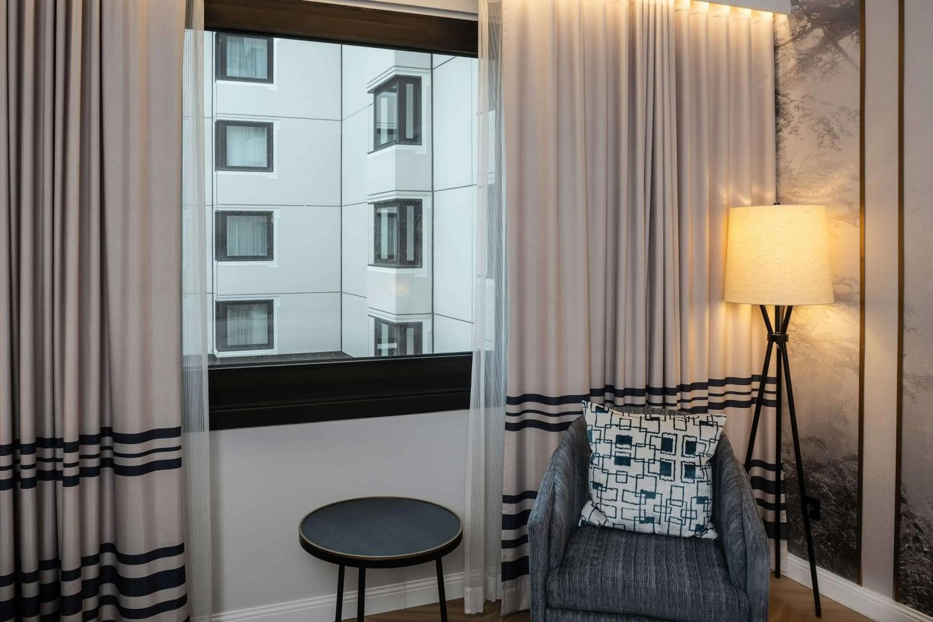 View (from property/room), Bed in DoubleTree by Hilton Berlin Ku'damm