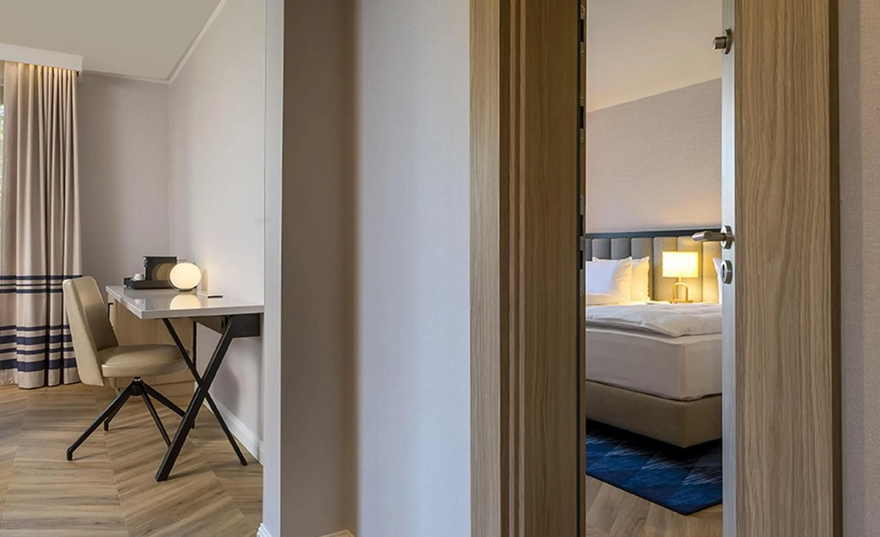 Bedroom, Bed in DoubleTree by Hilton Berlin Ku'damm