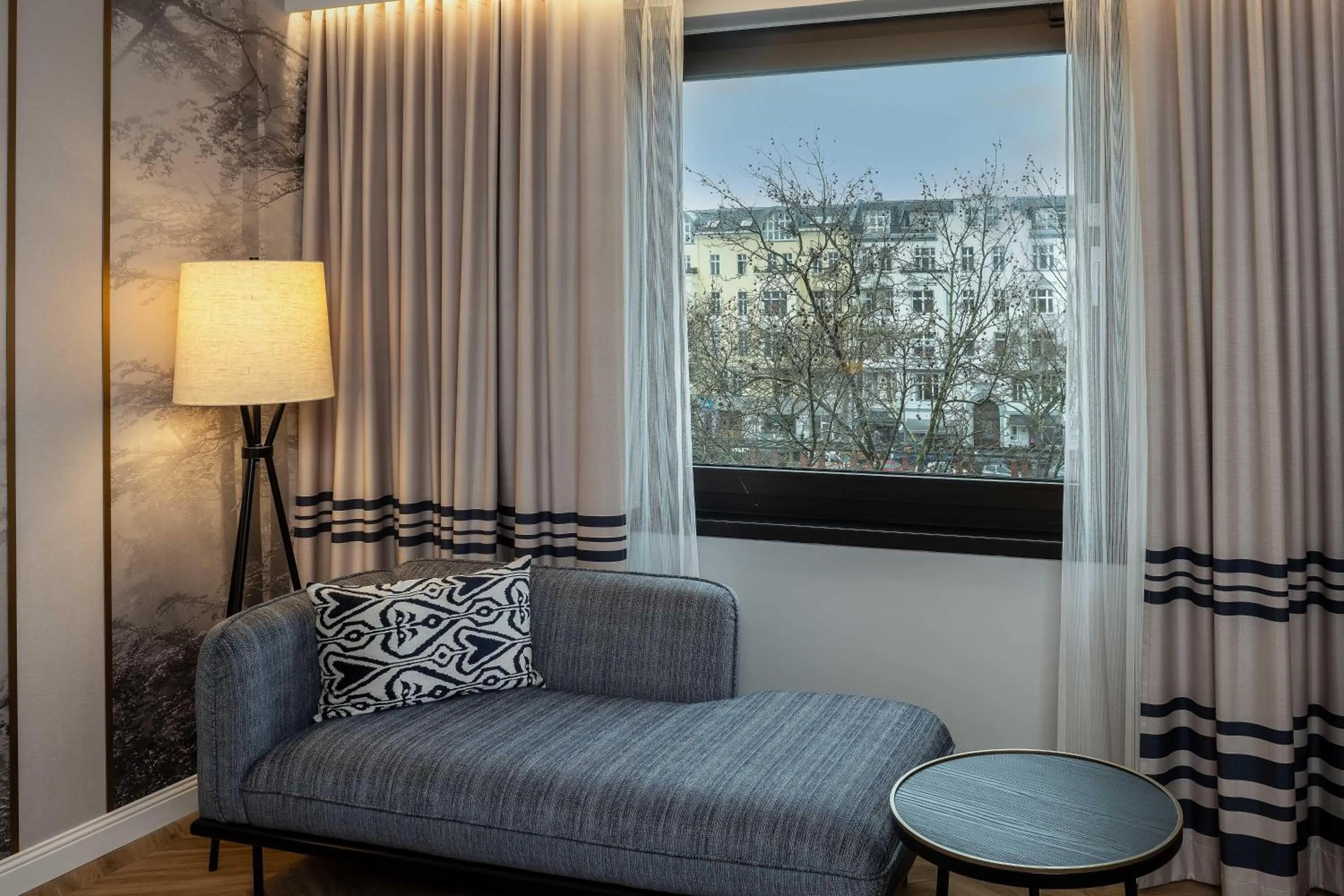 Living room in DoubleTree by Hilton Berlin Ku'damm