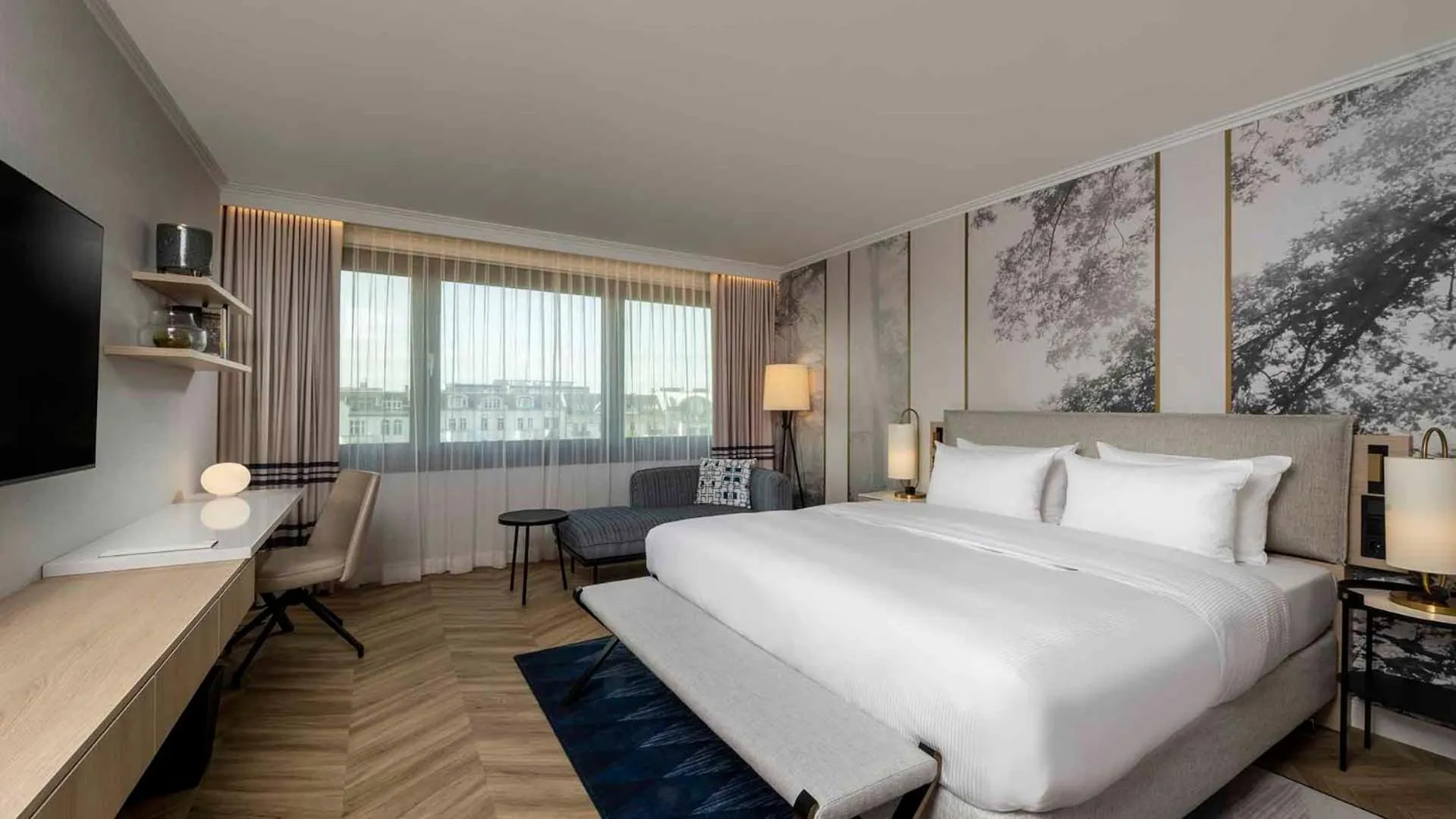 Bed in DoubleTree by Hilton Berlin Ku'damm