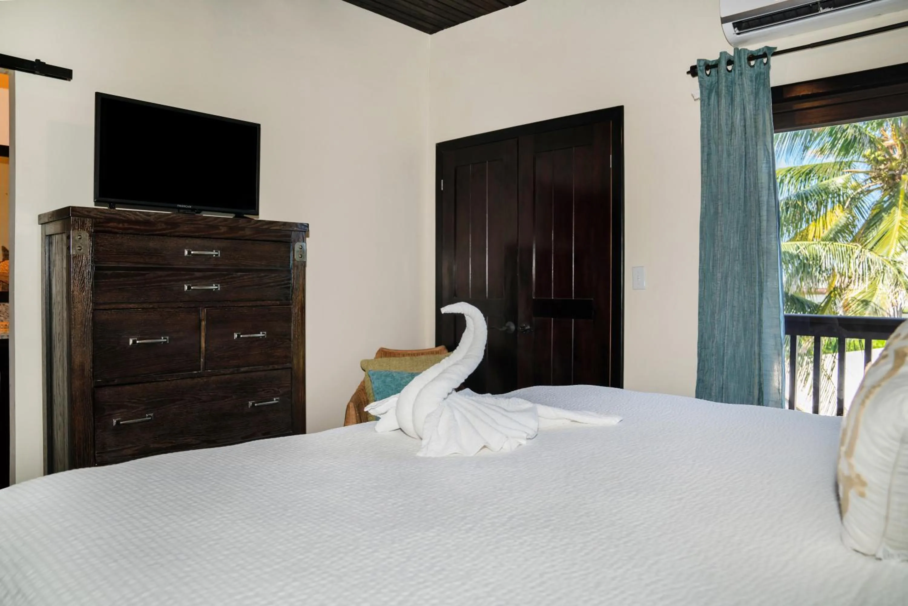 Bed in X'tan Ha- The Waterfront