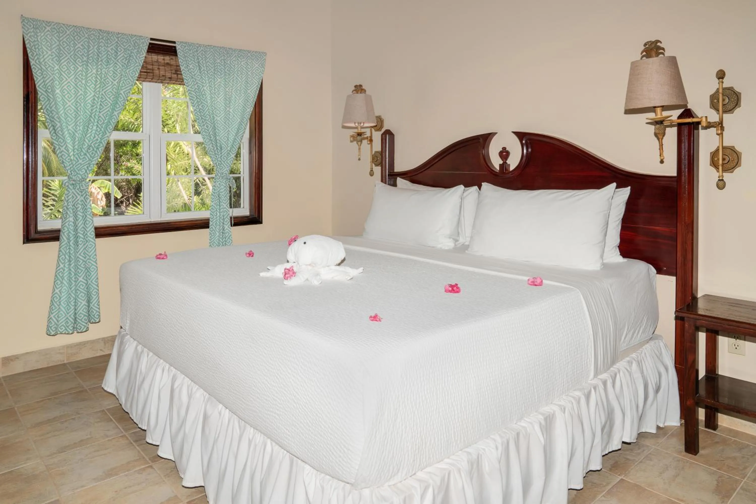 Bed in X'tan Ha- The Waterfront